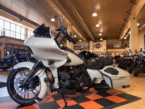2020 Harley-Davidson CVO™ Road Glide® in Pasadena, Texas - Photo 4