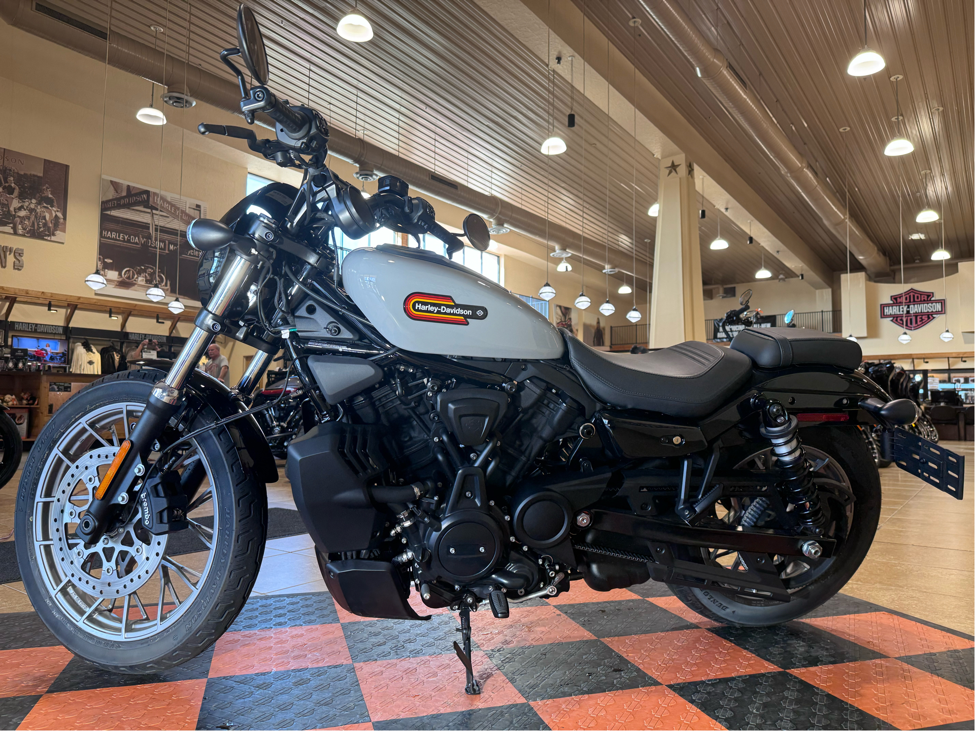 2025 Harley-Davidson Nightster® Special in Pasadena, Texas - Photo 4