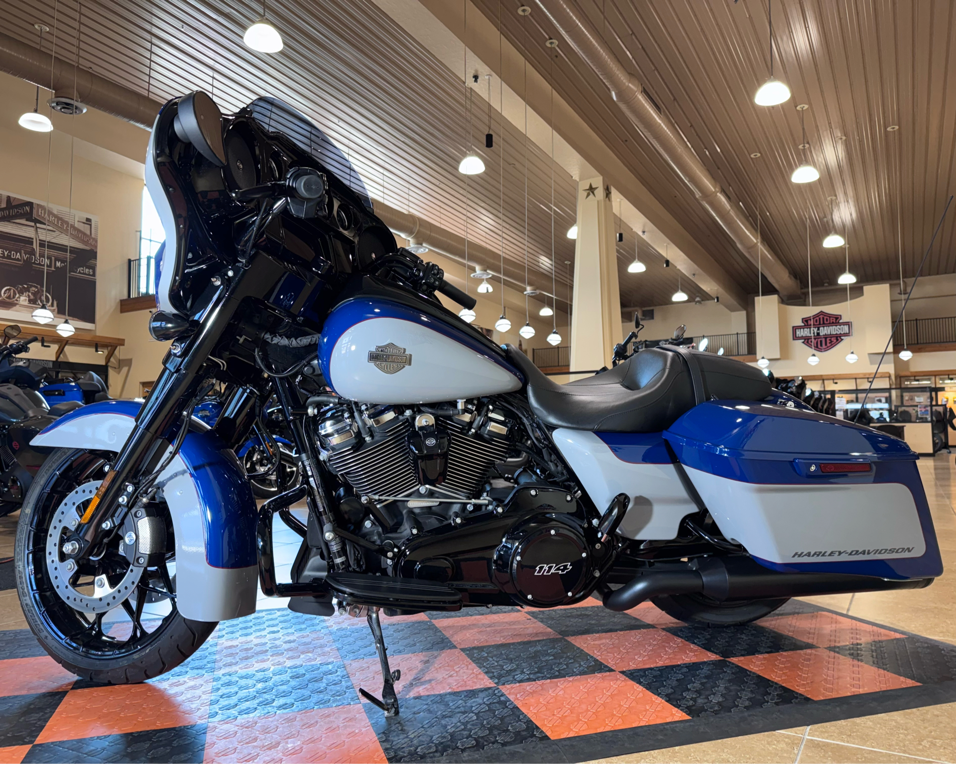 2023 Harley-Davidson Street Glide® Special in Pasadena, Texas - Photo 4