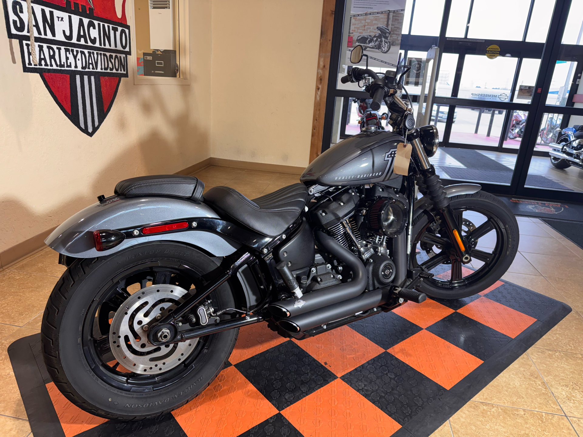 2022 Harley-Davidson Street Bob® 114 in Pasadena, Texas - Photo 2