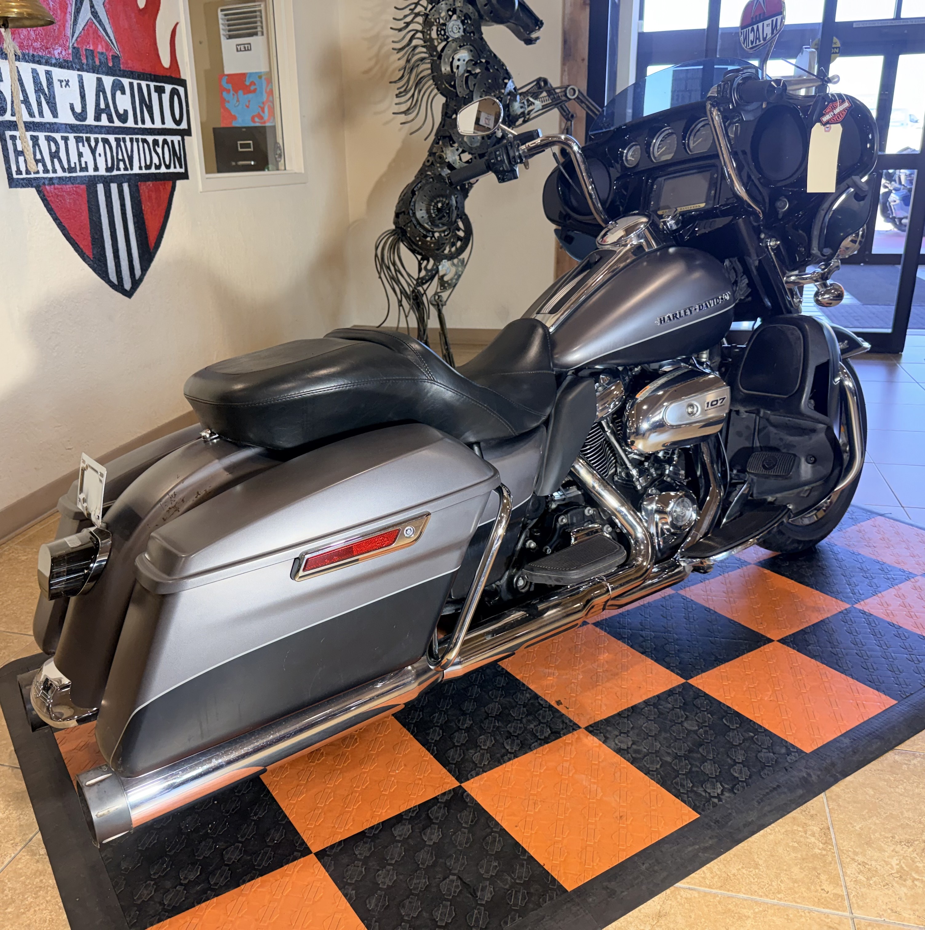 2017 Harley-Davidson Ultra Limited in Pasadena, Texas - Photo 2