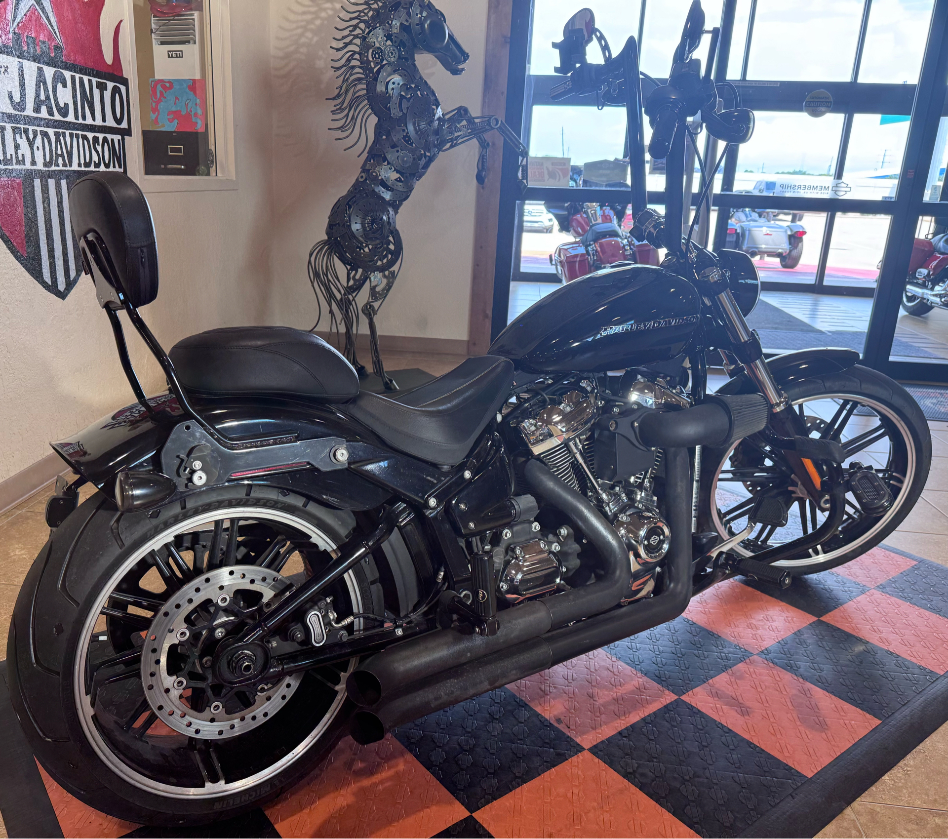 2018 Harley-Davidson Breakout® 114 in Pasadena, Texas - Photo 2