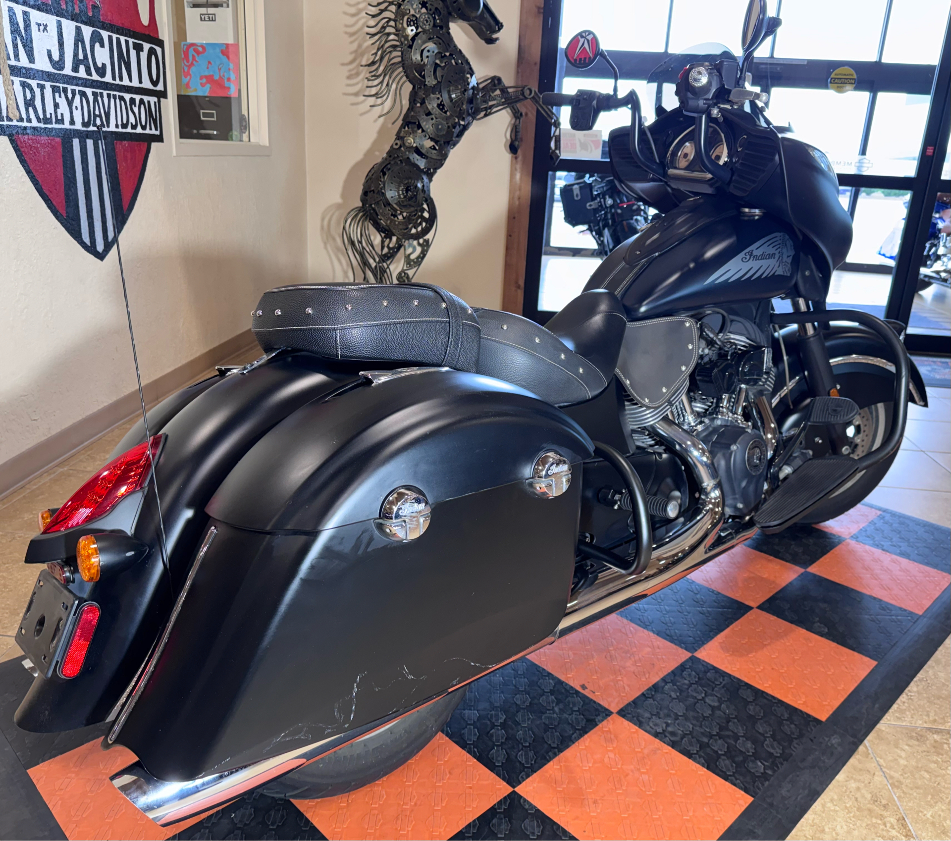 2017 Indian Motorcycle Chieftain Dark Horse® in Pasadena, Texas - Photo 2