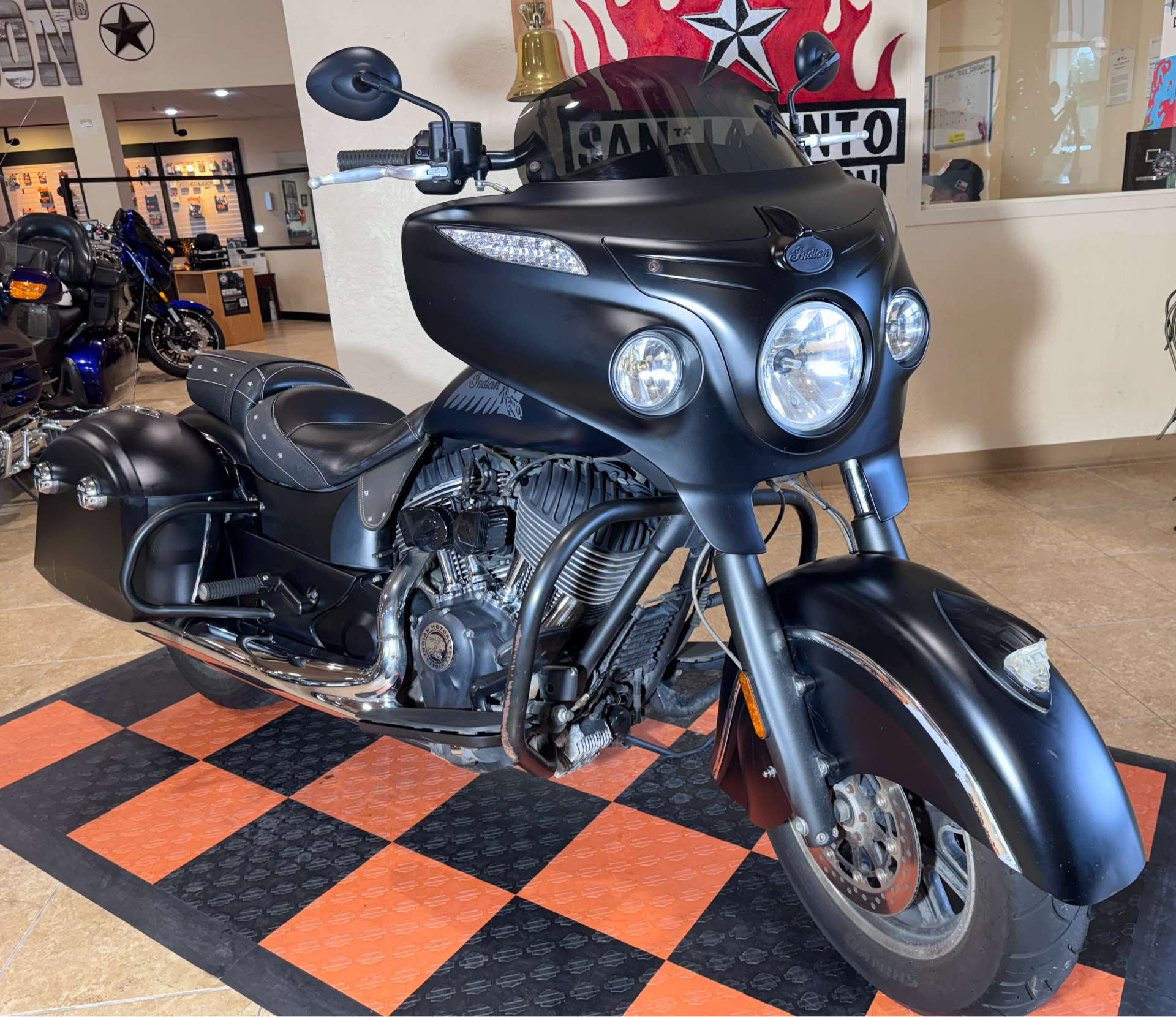 2017 Indian Motorcycle Chieftain Dark Horse® in Pasadena, Texas - Photo 3