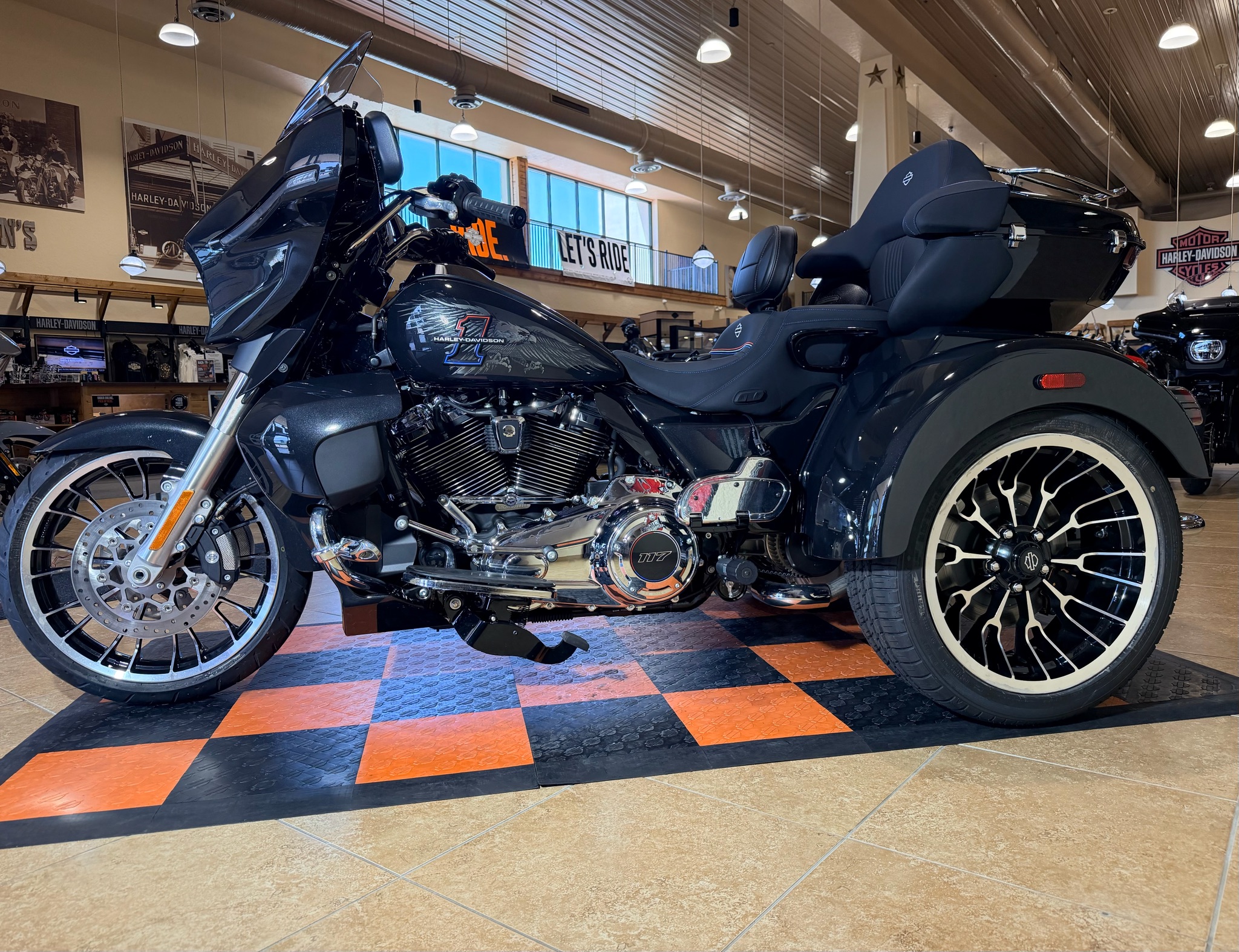 2026 Harley-Davidson Street Glide® 3 Limited 5