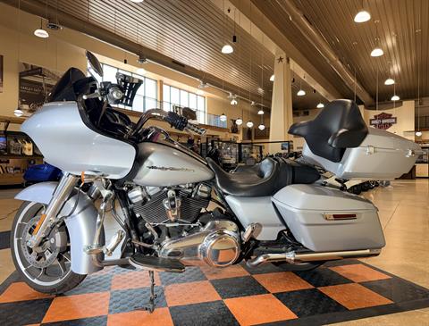 2020 Harley-Davidson Road Glide® in Pasadena, Texas - Photo 4