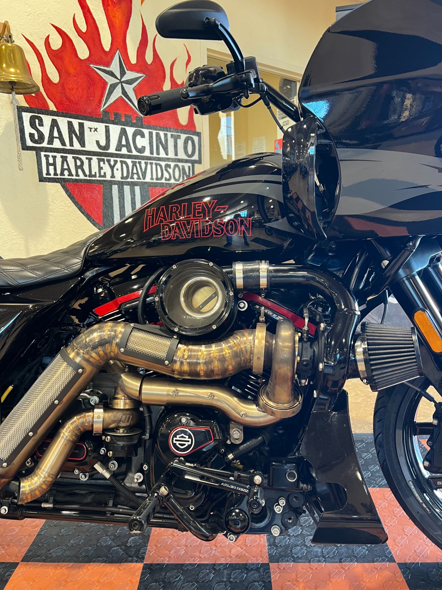 2024 Harley-Davidson CVO™ Road Glide® ST in Pasadena, Texas - Photo 6