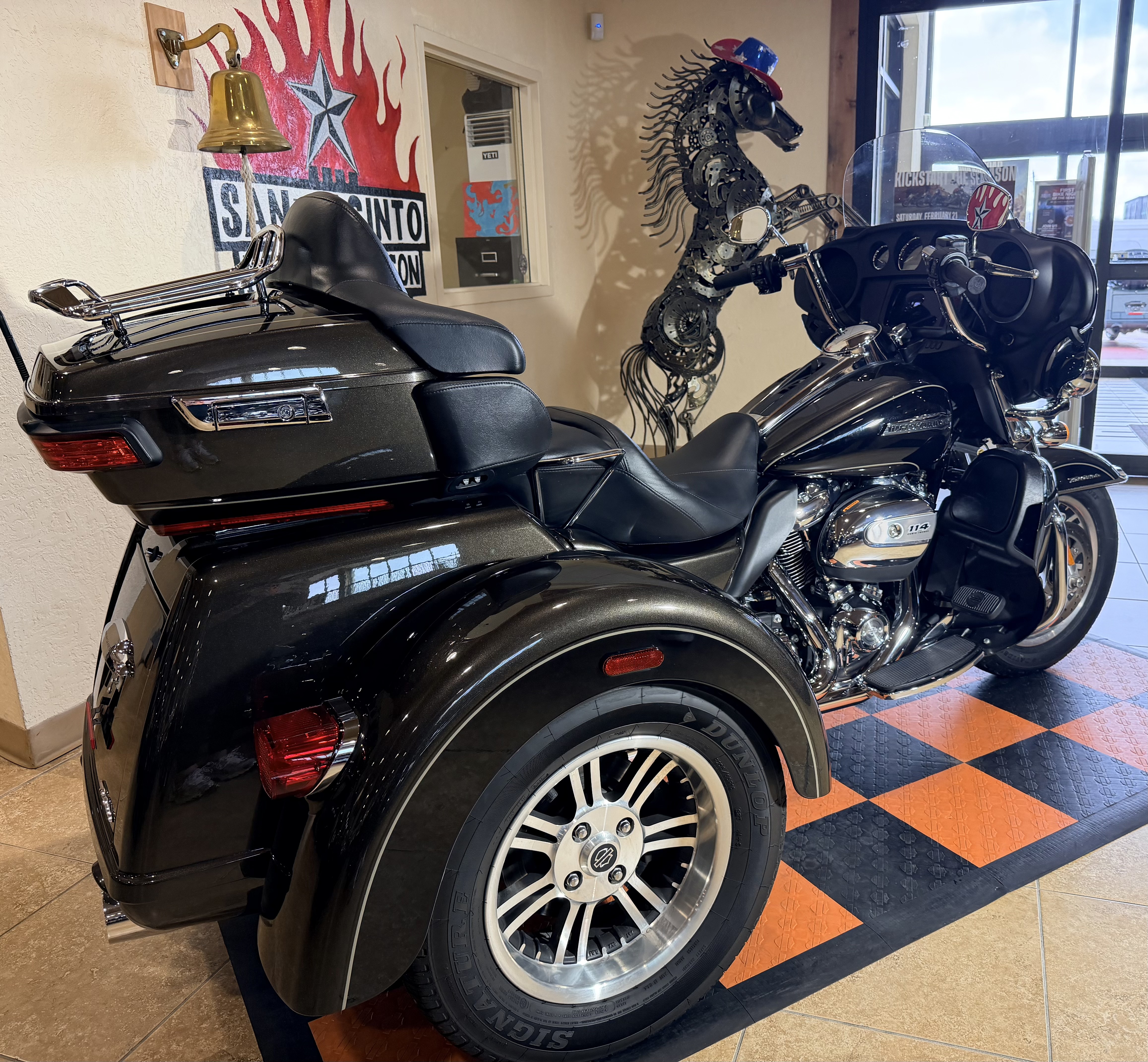 2020 Harley-Davidson Tri Glide® Ultra in Pasadena, Texas - Photo 2