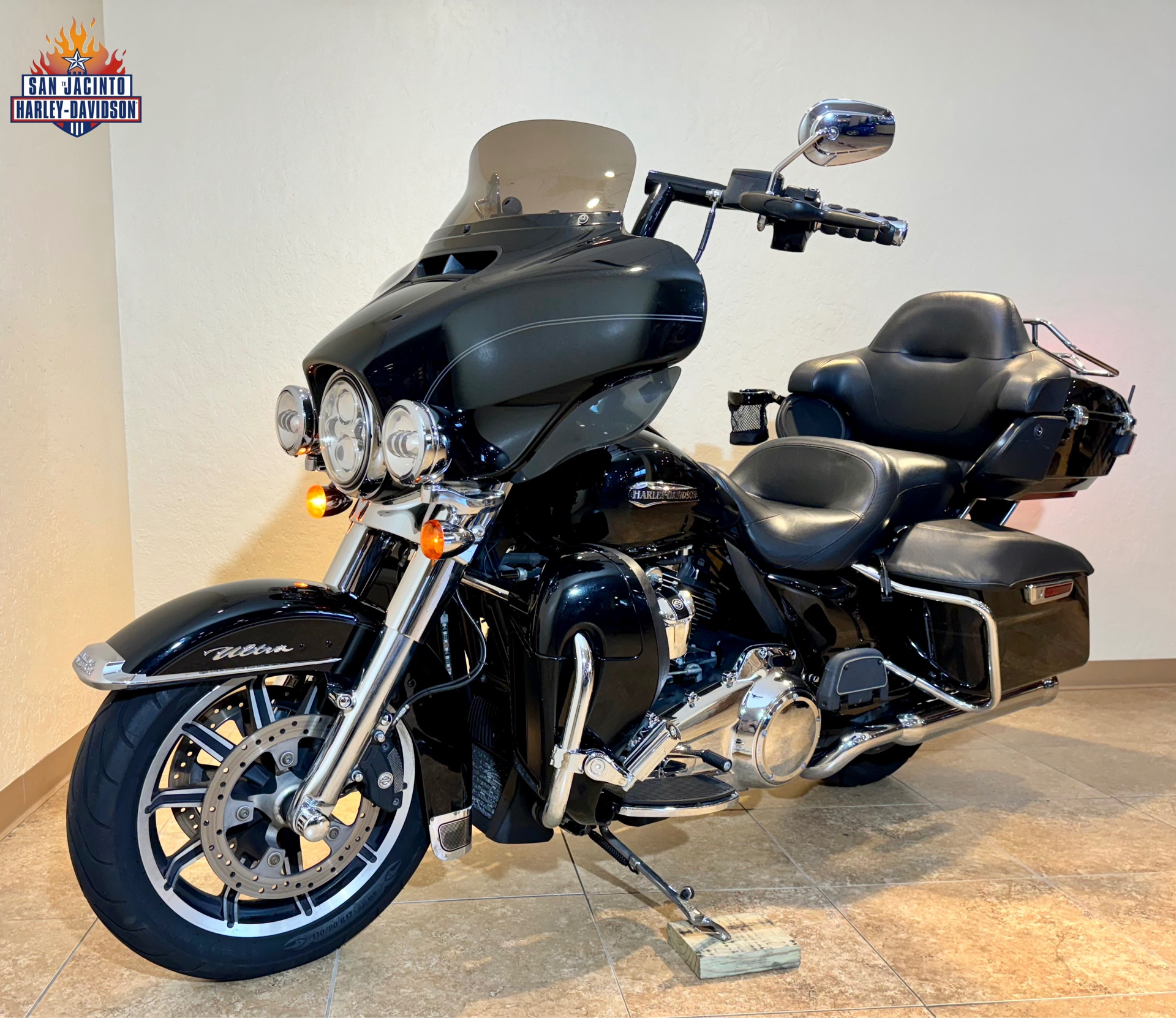 2019 Harley-Davidson Electra Glide® Ultra Classic® in Pasadena, Texas - Photo 3