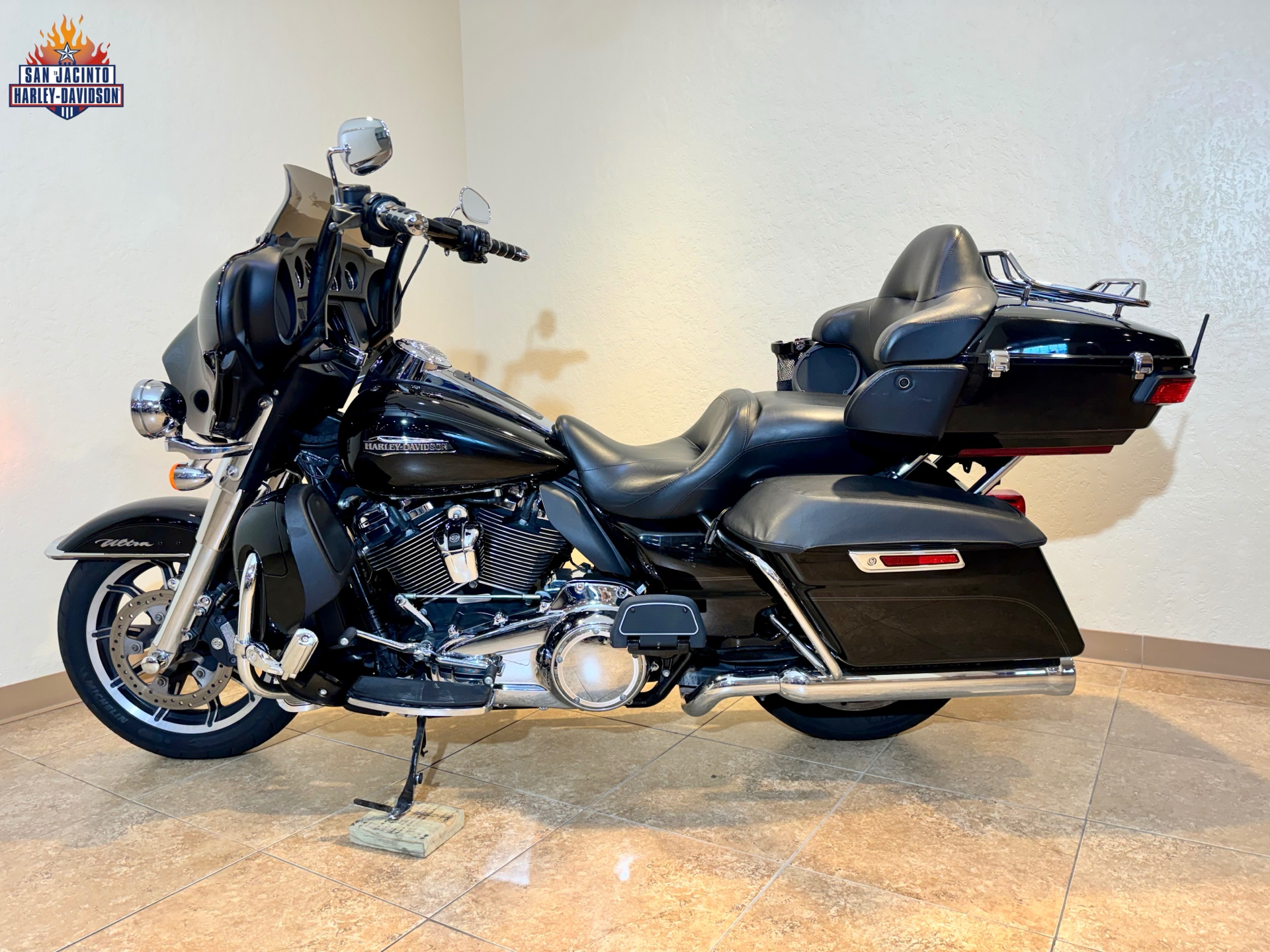 2019 Harley-Davidson Electra Glide® Ultra Classic® in Pasadena, Texas - Photo 5