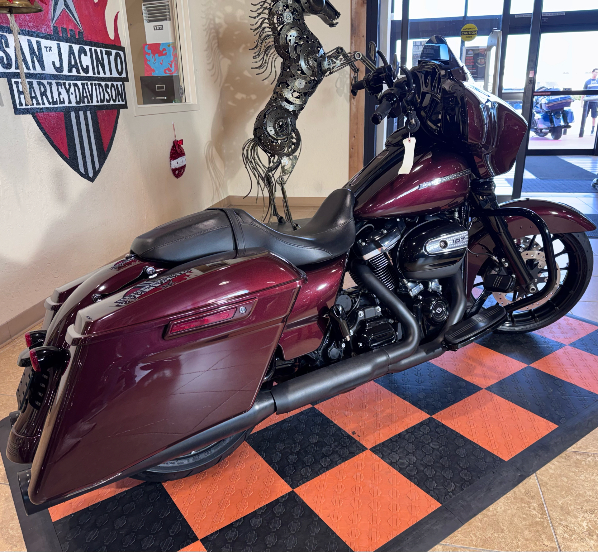 2018 Harley-Davidson Street Glide® Special in Pasadena, Texas - Photo 2