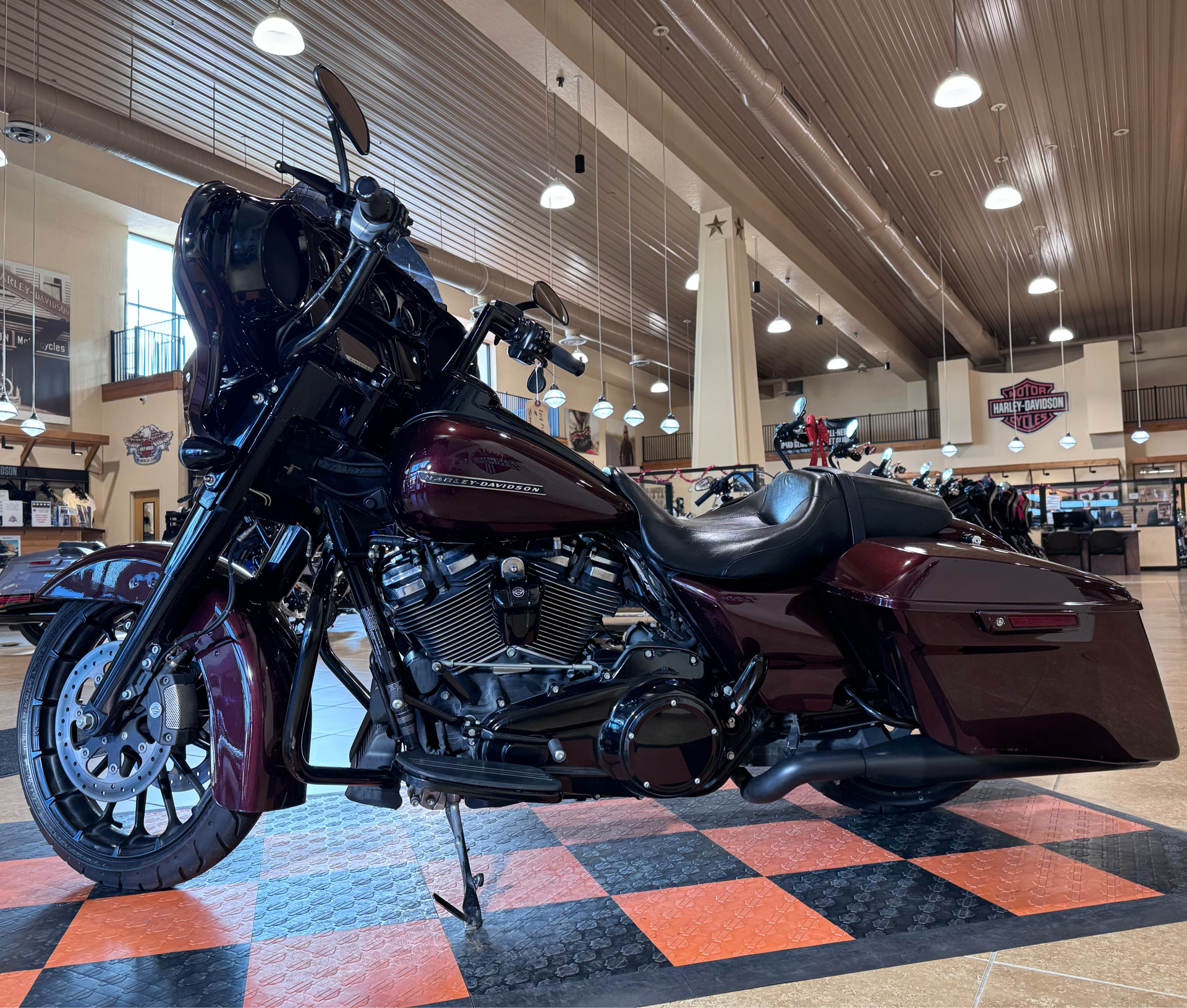 2018 Harley-Davidson Street Glide® Special in Pasadena, Texas - Photo 4