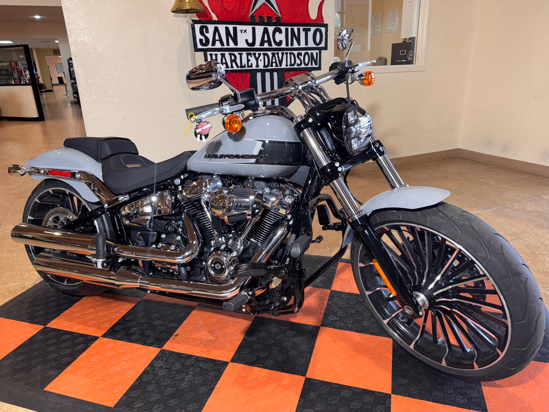 2024 Harley-Davidson Breakout® in Pasadena, Texas - Photo 2
