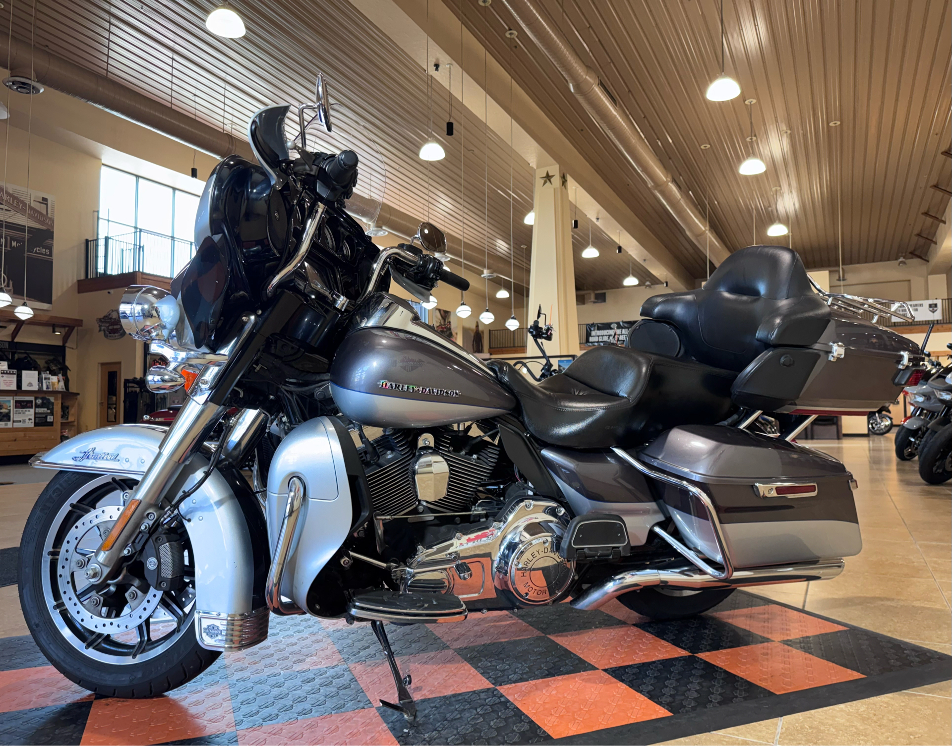 2014 Harley-Davidson Ultra Limited in Pasadena, Texas - Photo 4