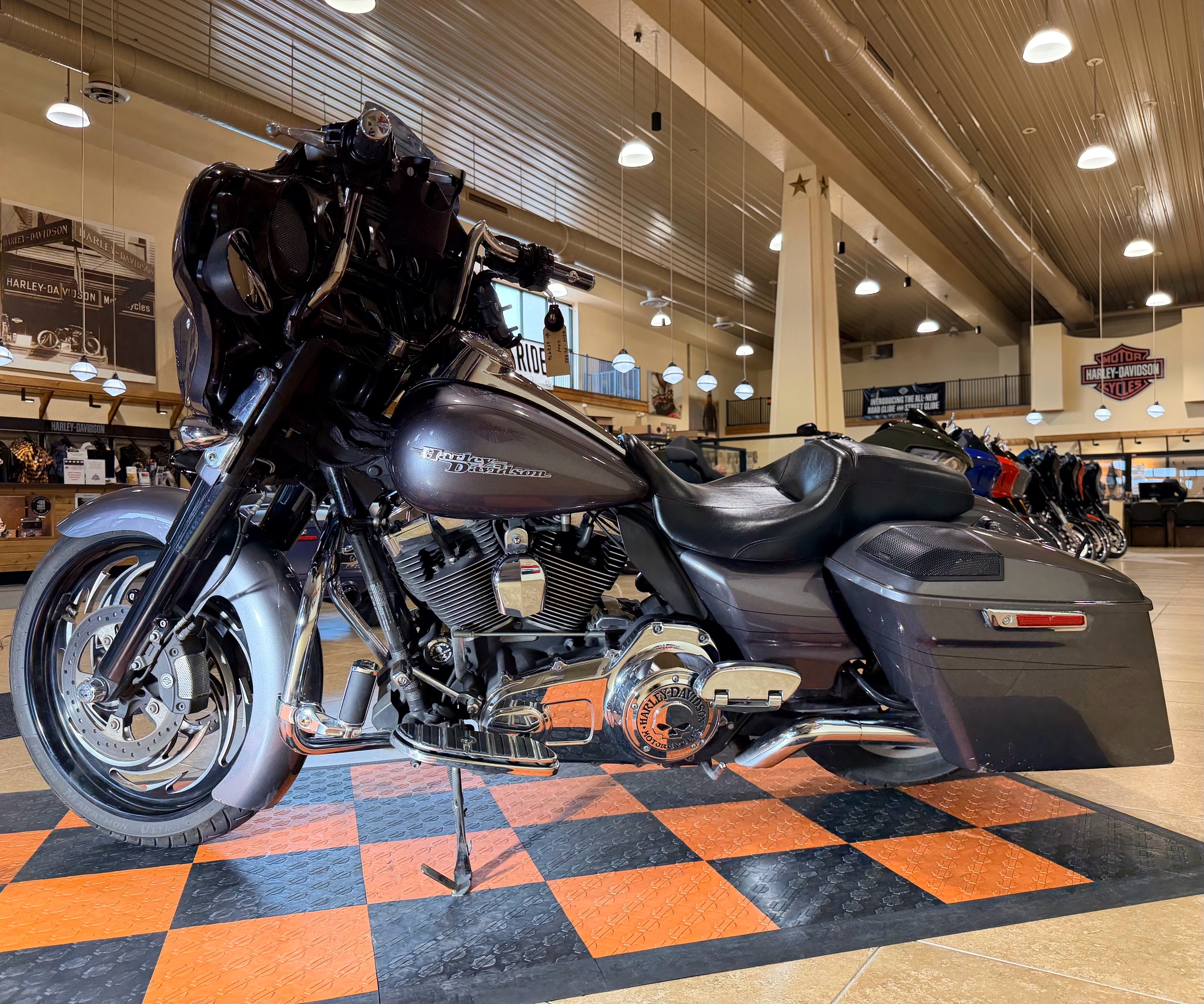 2014 Harley-Davidson Street Glide® Special 4