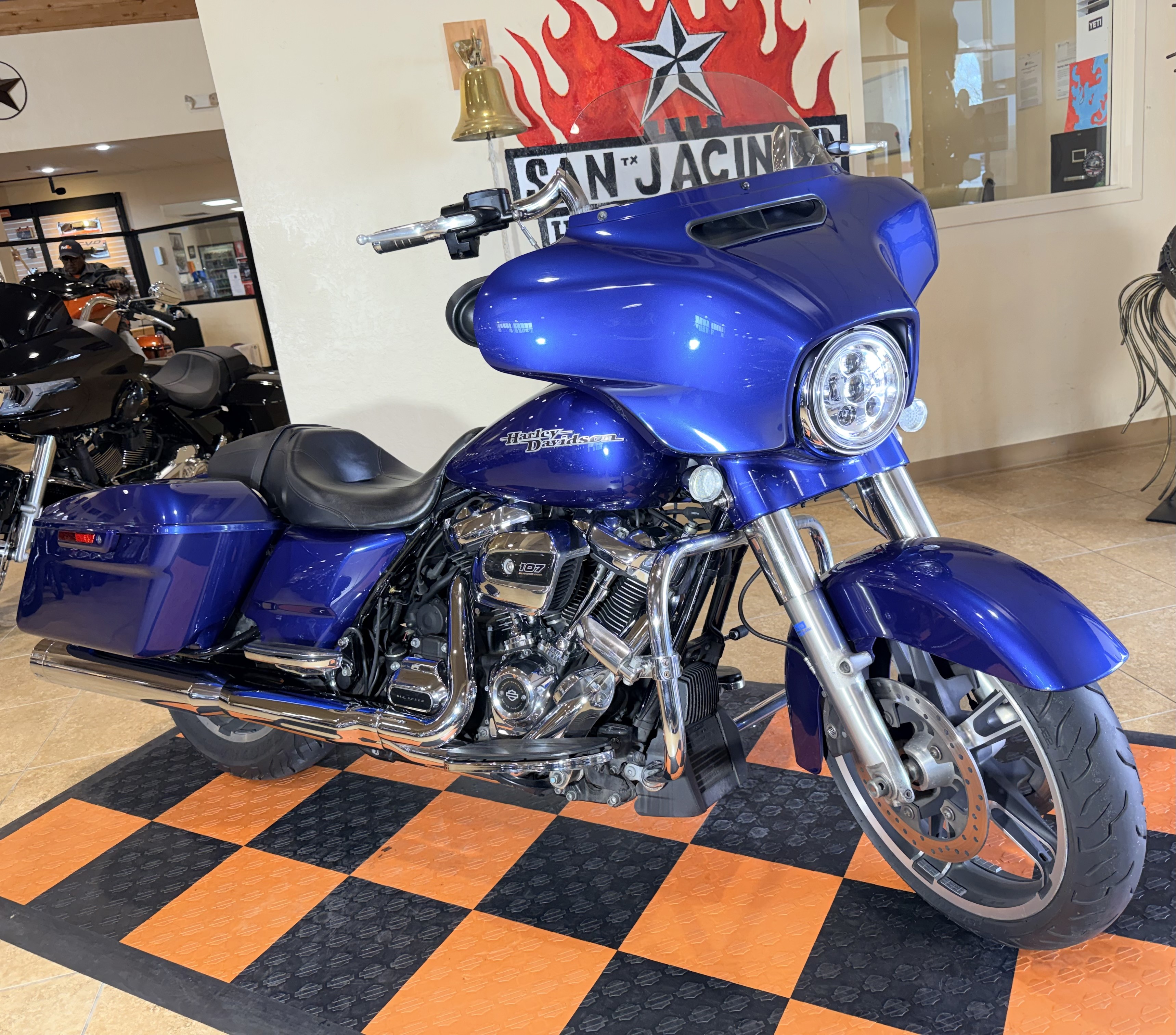 2017 Harley-Davidson Street Glide® Special in Pasadena, Texas - Photo 3