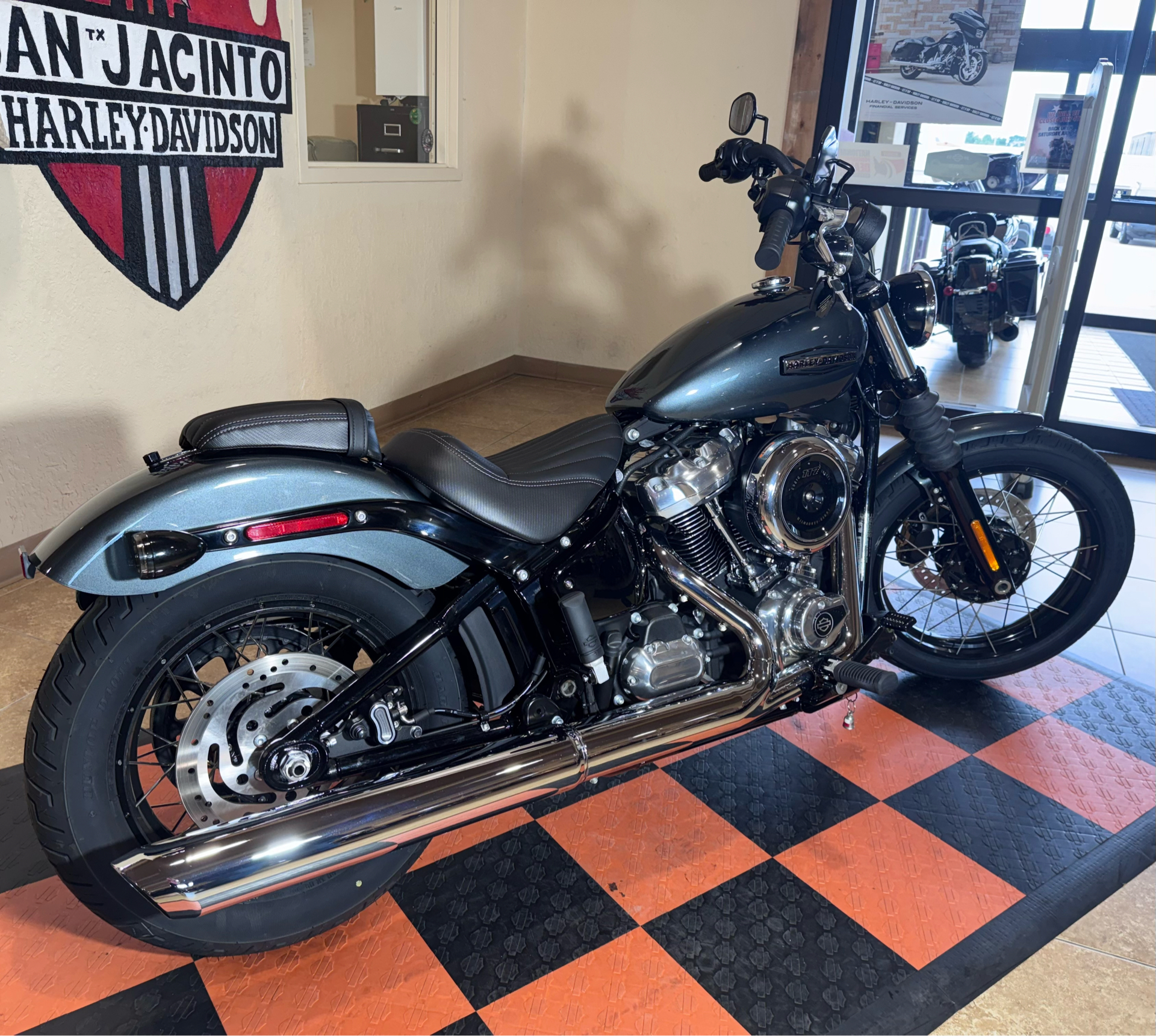2025 Harley-Davidson Street Bob® in Pasadena, Texas - Photo 2