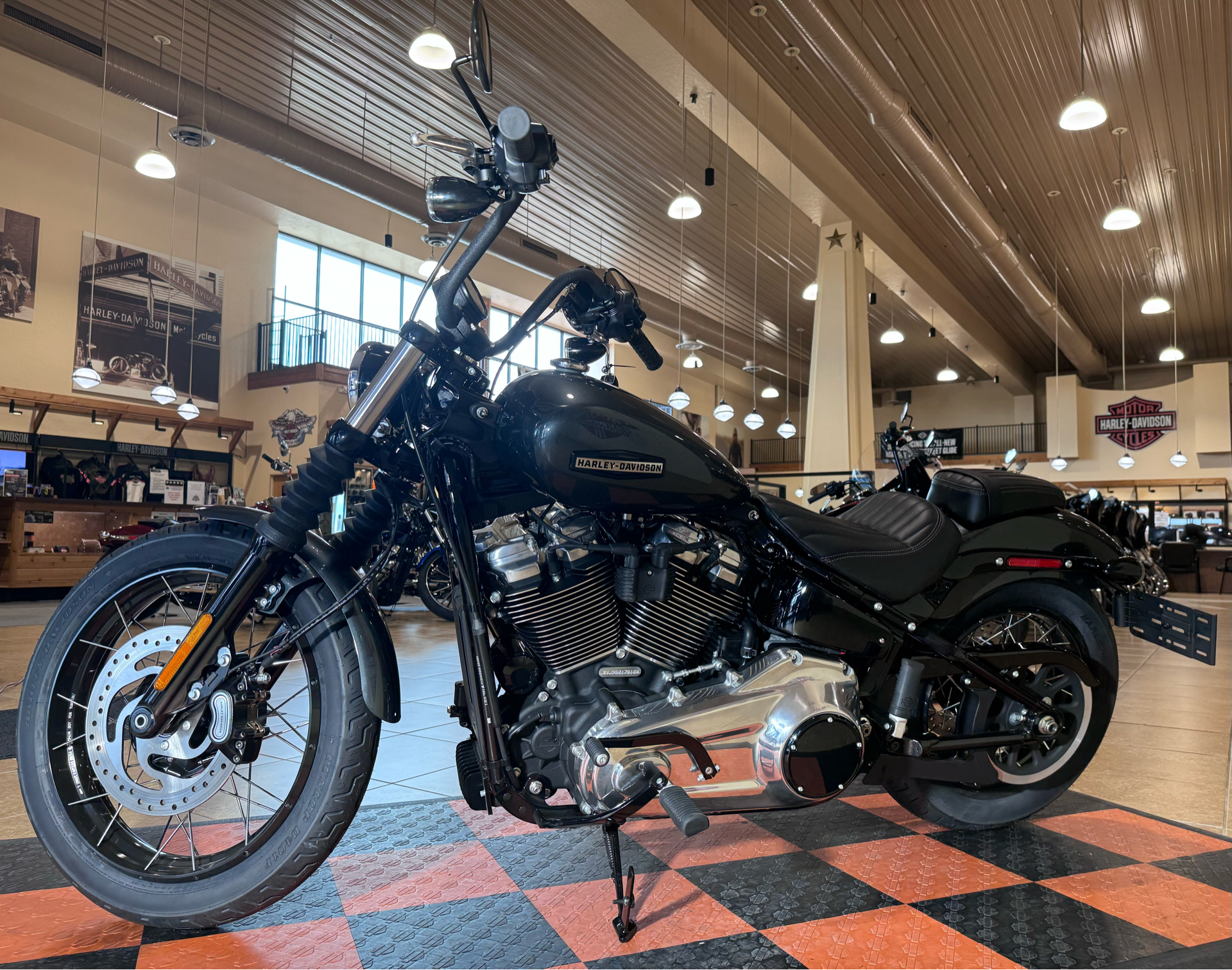2025 Harley-Davidson Street Bob® in Pasadena, Texas - Photo 4