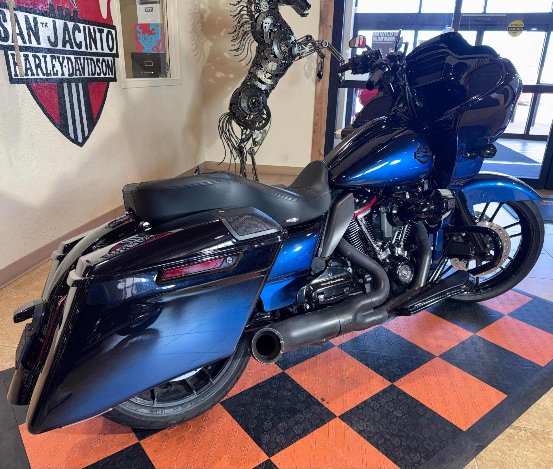 2019 Harley-Davidson CVO™ Road Glide® in Pasadena, Texas - Photo 2