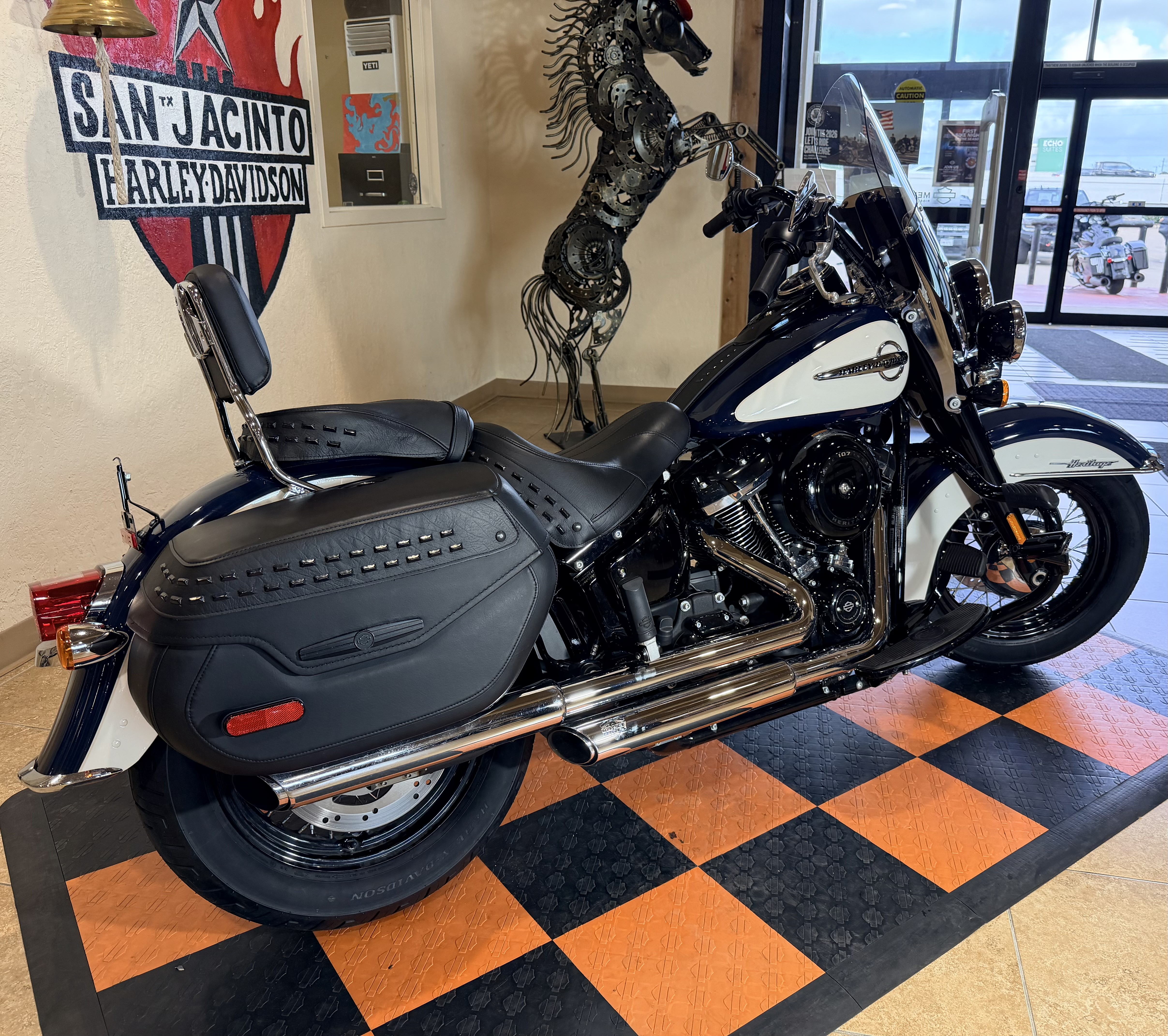 2019 Harley-Davidson Heritage Classic 107 in Pasadena, Texas - Photo 2