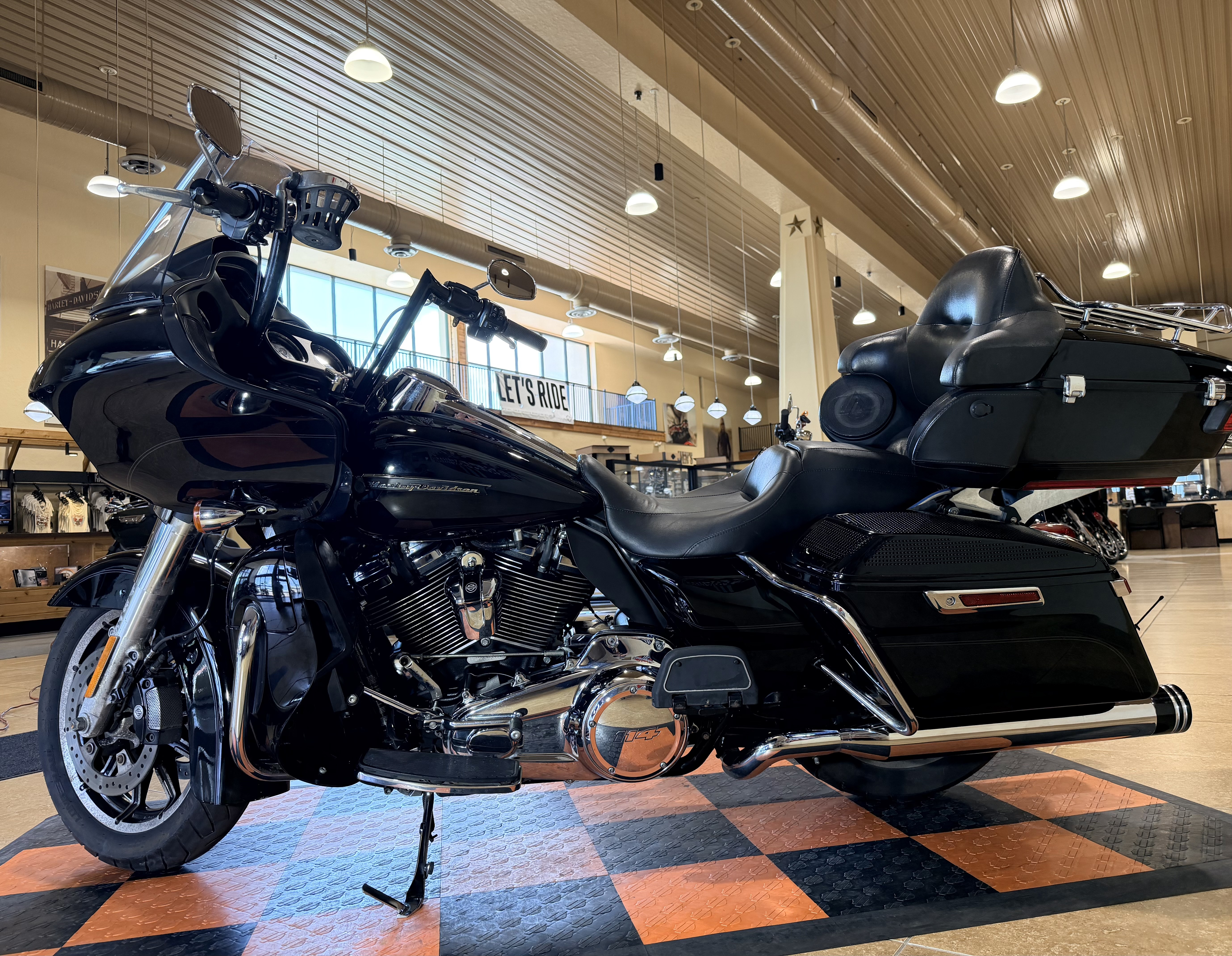 2019 Harley-Davidson Road Glide® Ultra in Pasadena, Texas - Photo 4