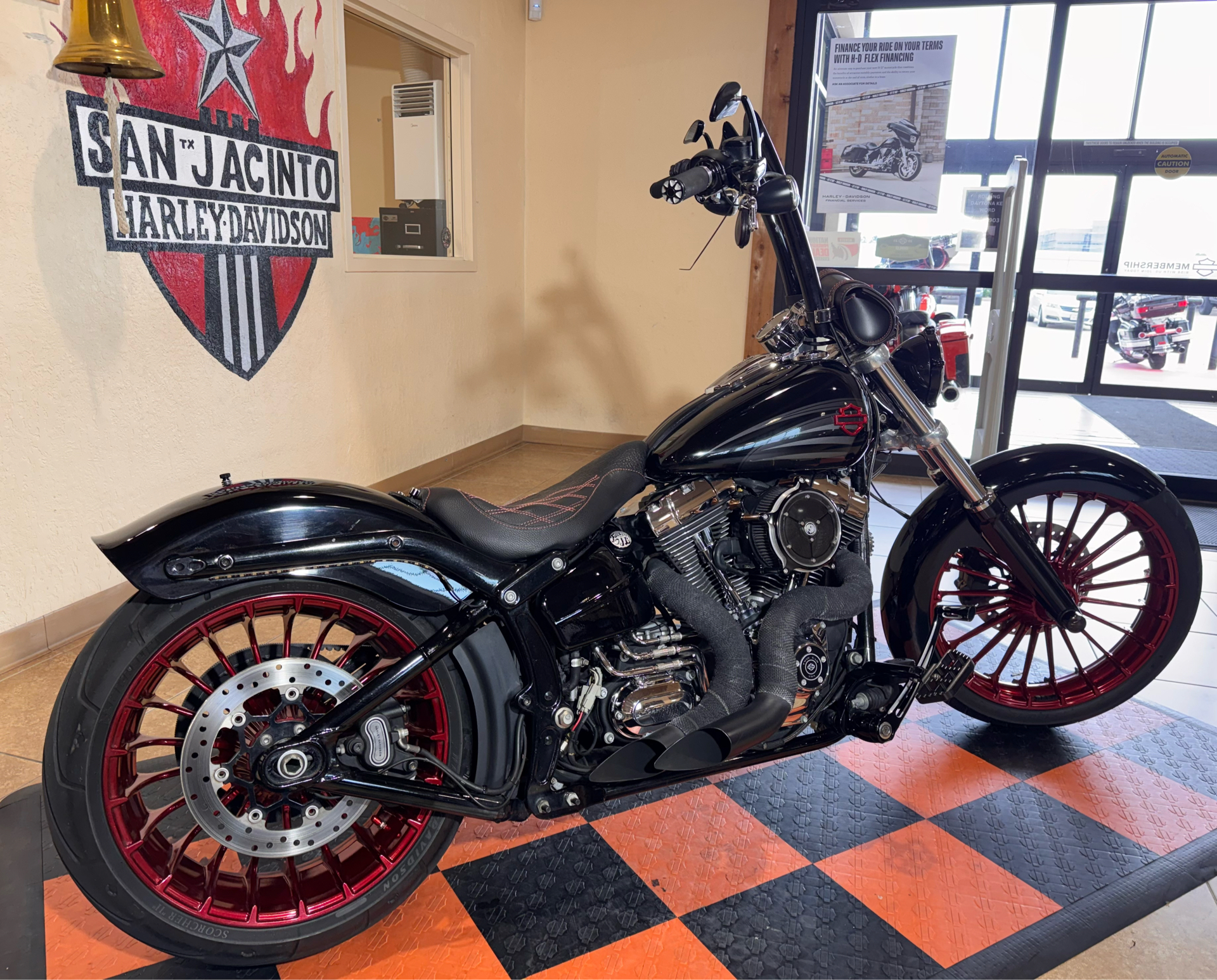 2017 Harley-Davidson Breakout® in Pasadena, Texas - Photo 2