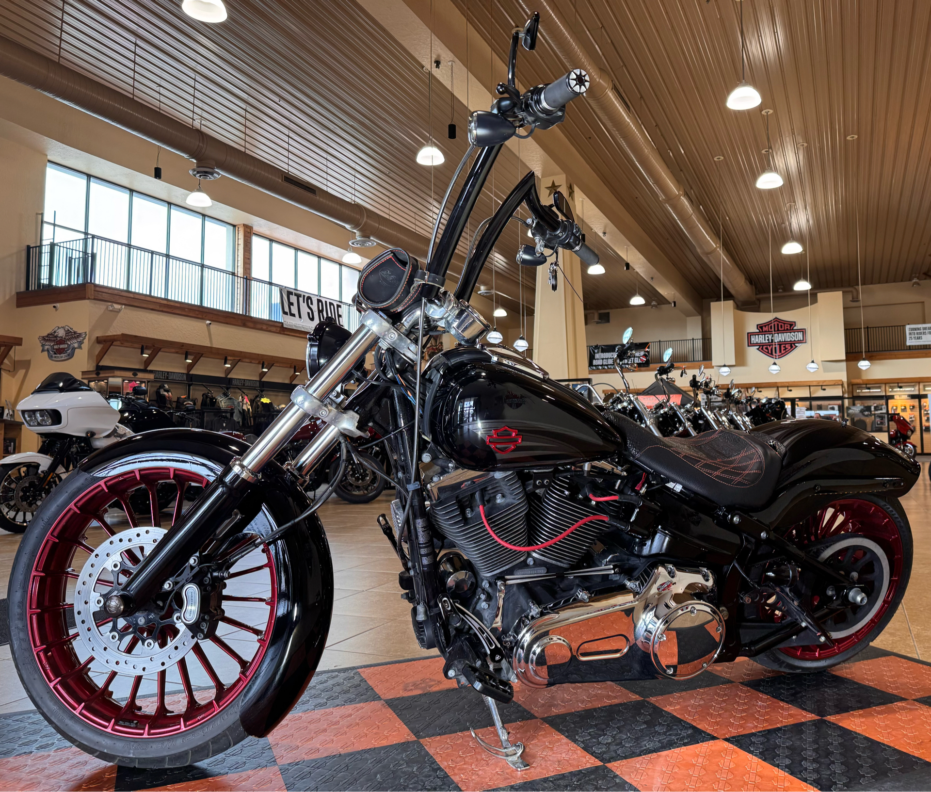 2017 Harley-Davidson Breakout® in Pasadena, Texas - Photo 4