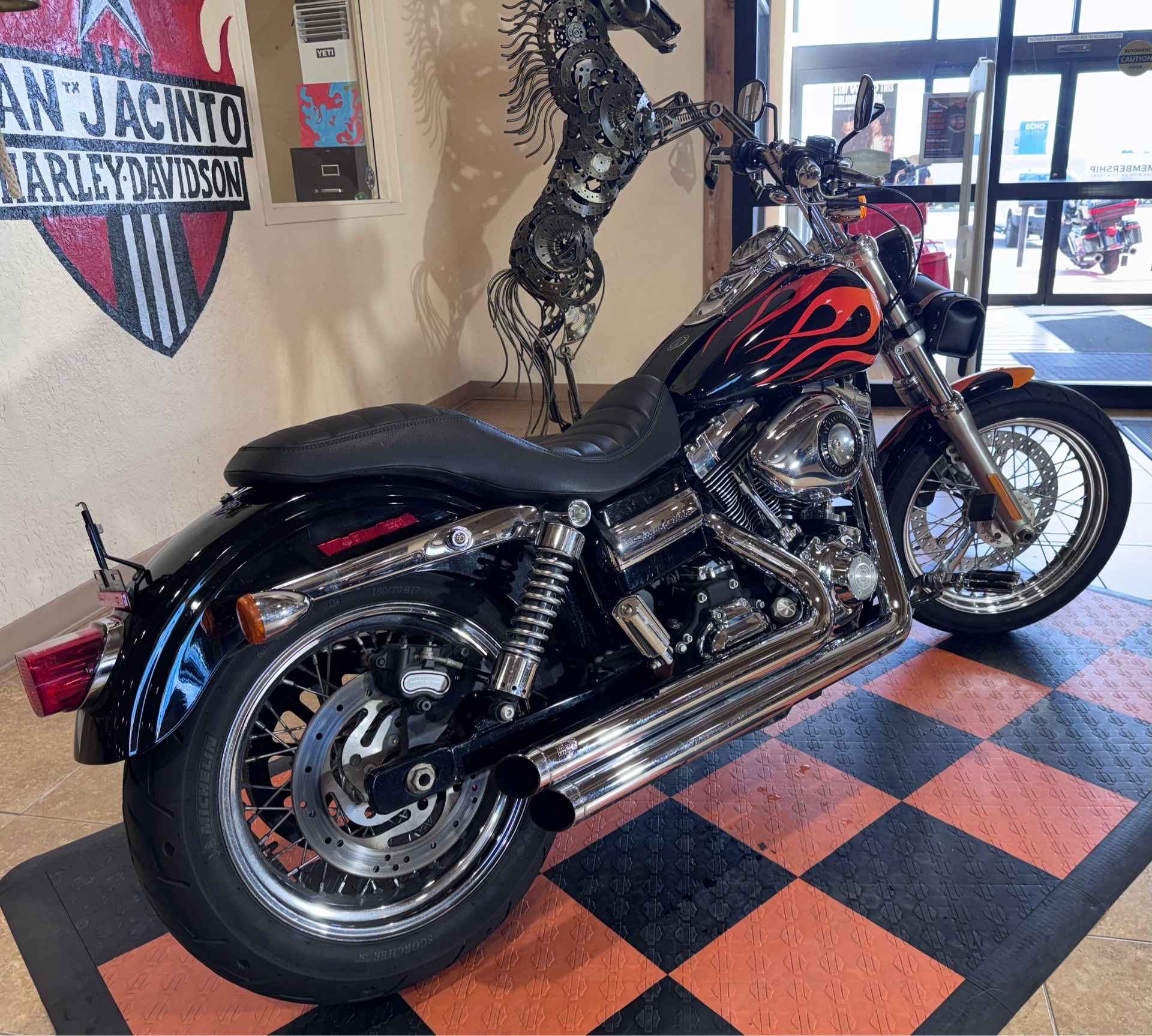 2011 Harley-Davidson Dyna® Super Glide® Custom in Pasadena, Texas - Photo 2