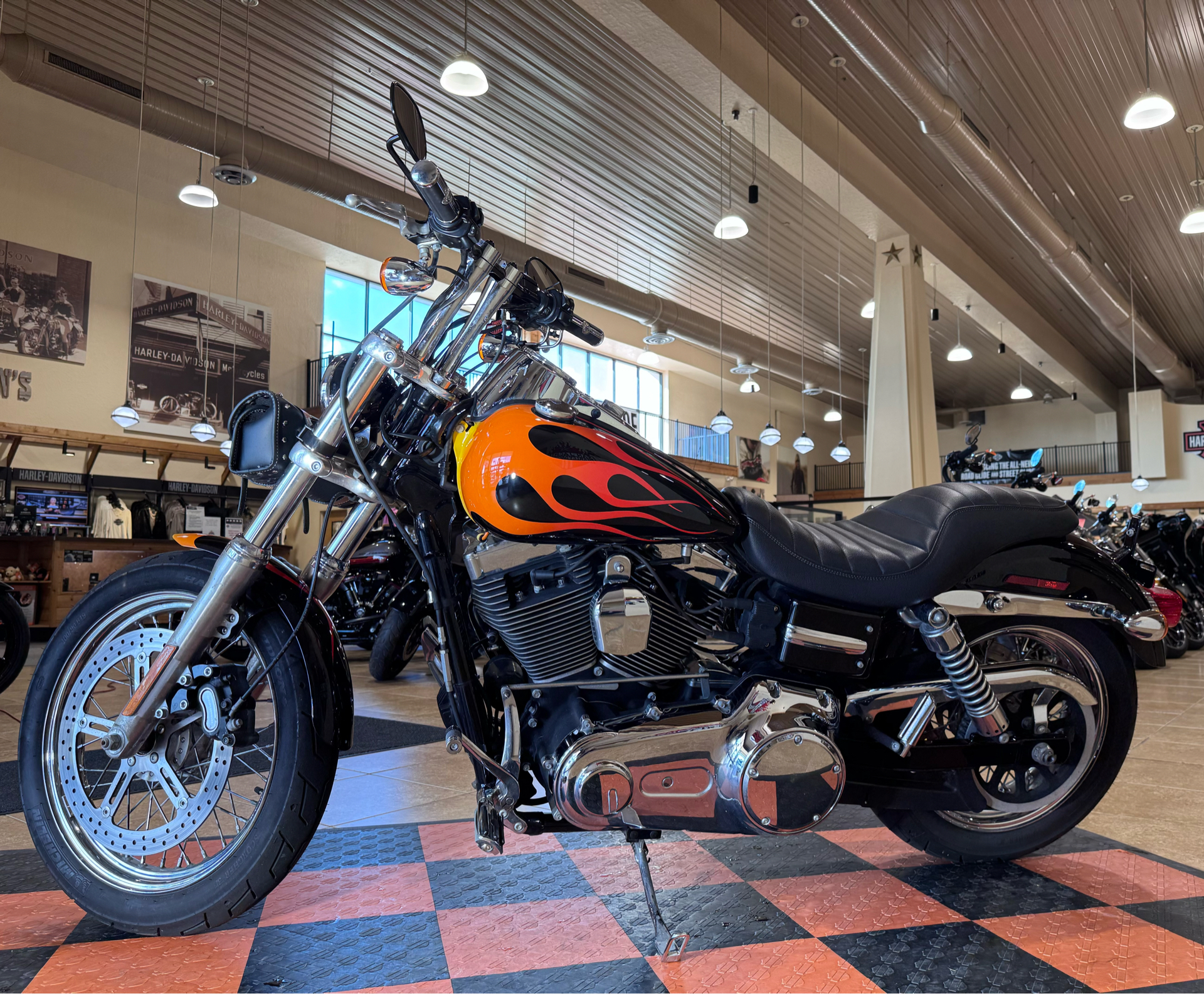 2011 Harley-Davidson Dyna® Super Glide® Custom in Pasadena, Texas - Photo 4