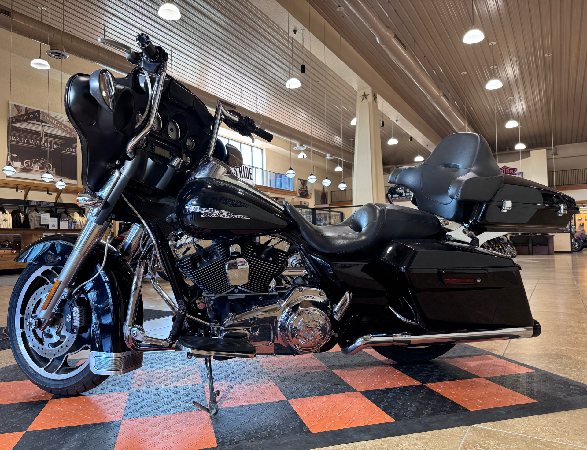2013 Harley-Davidson Street Glide® in Pasadena, Texas - Photo 4