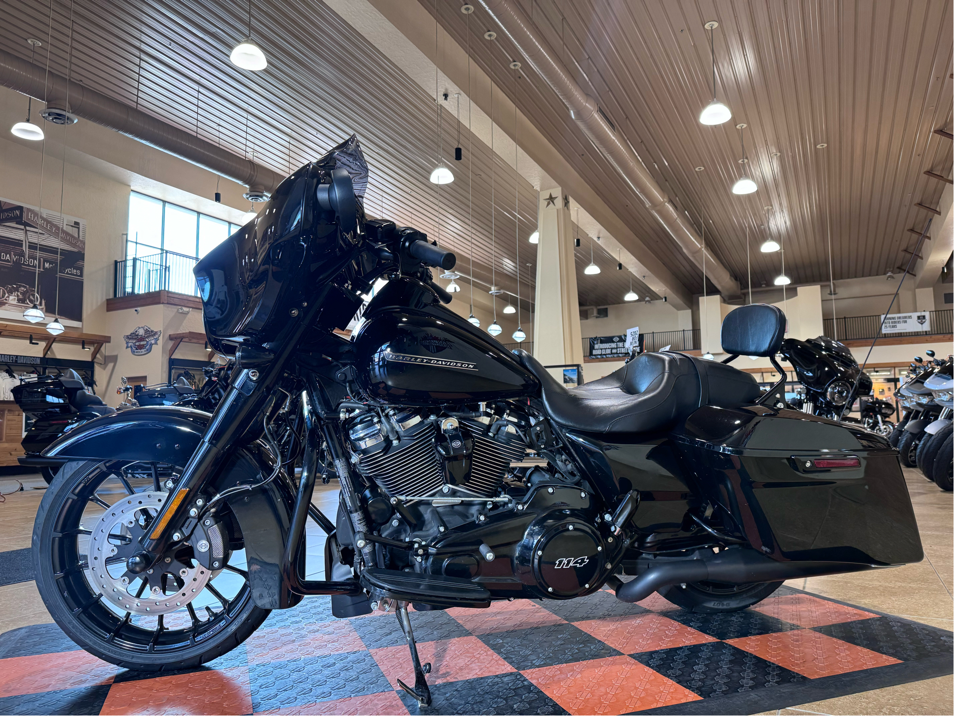 2019 Harley-Davidson Street Glide® Special in Pasadena, Texas - Photo 4
