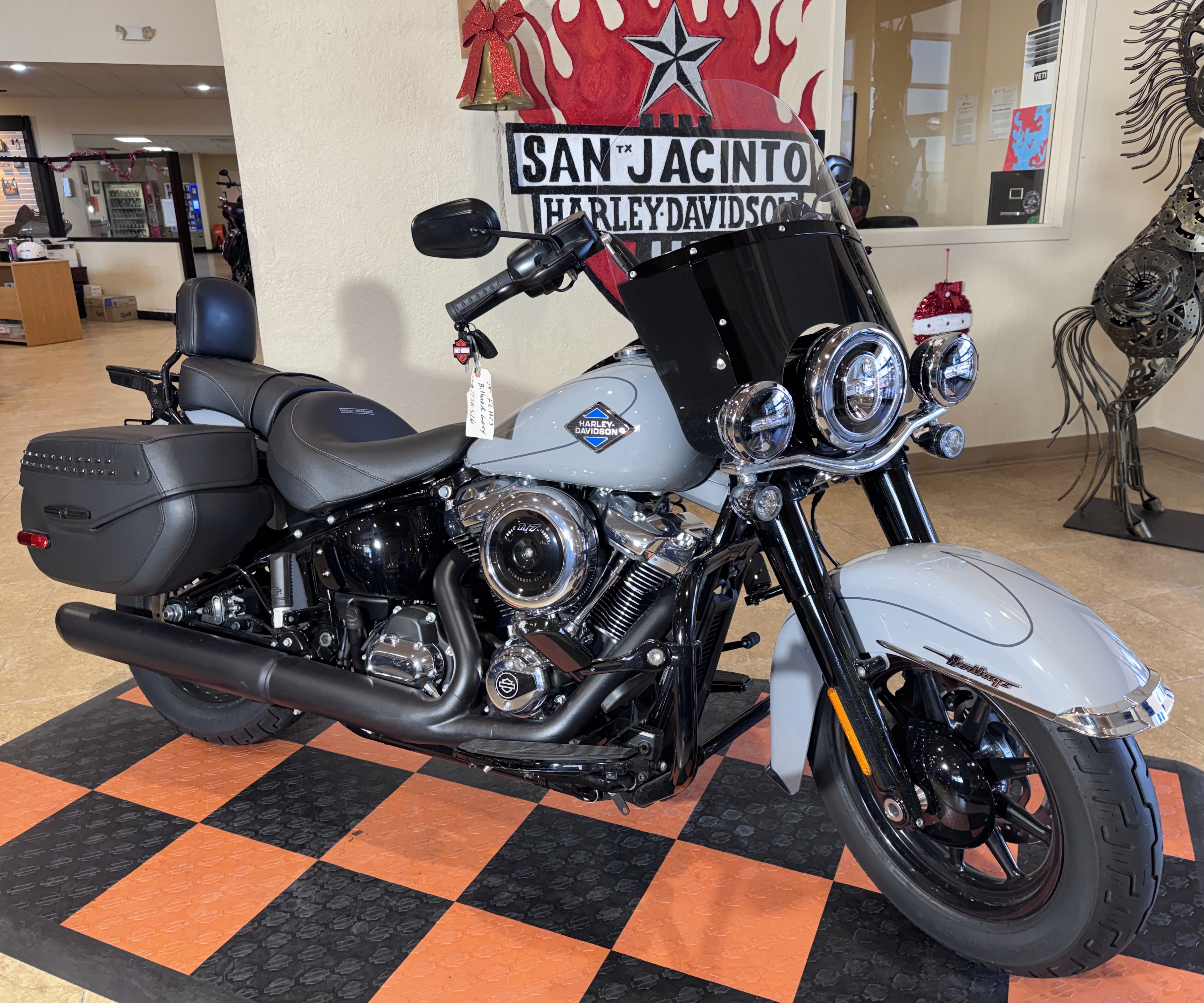 2025 Harley-Davidson Heritage Classic in Pasadena, Texas - Photo 3