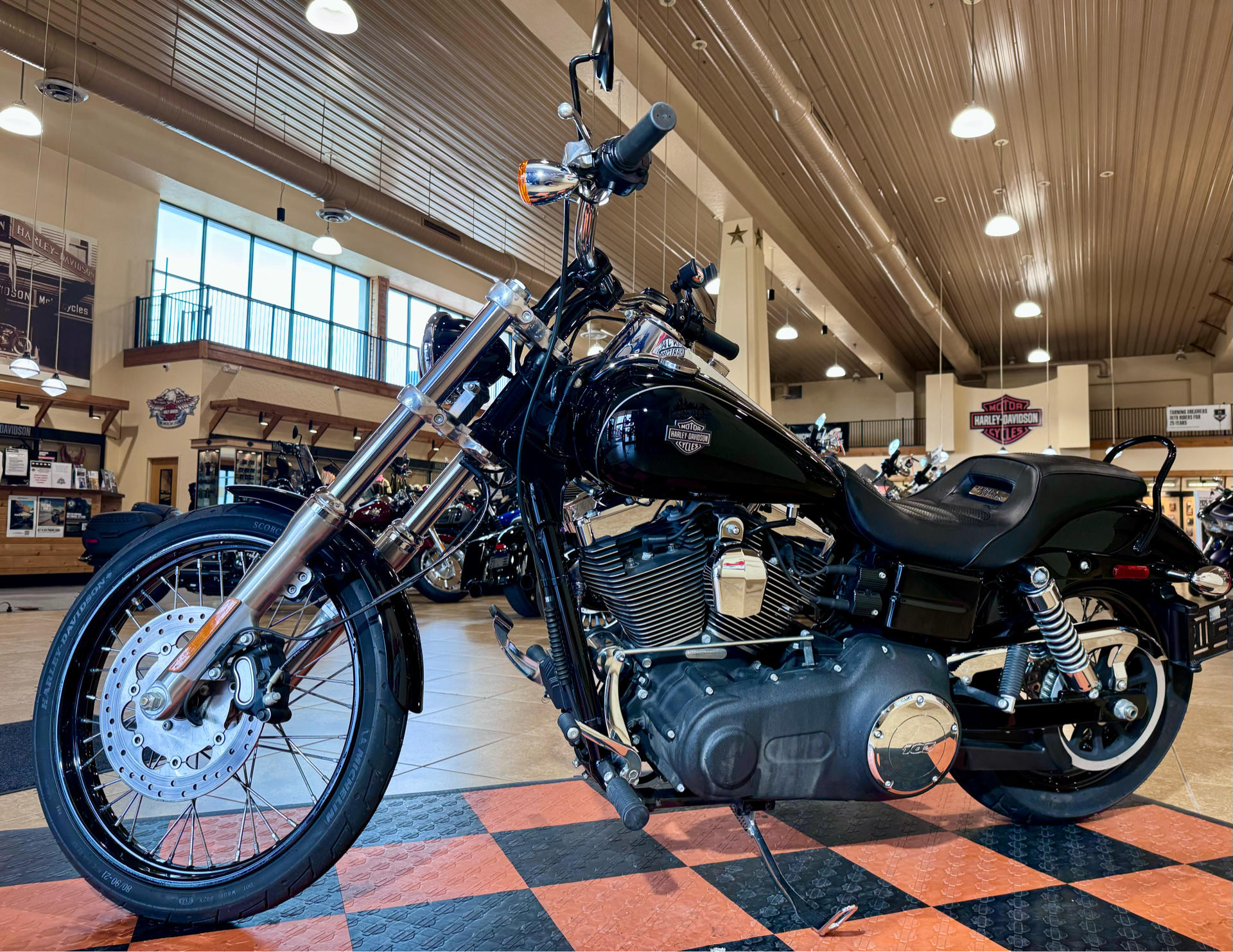 2016 Harley-Davidson Wide Glide® in Pasadena, Texas - Photo 4