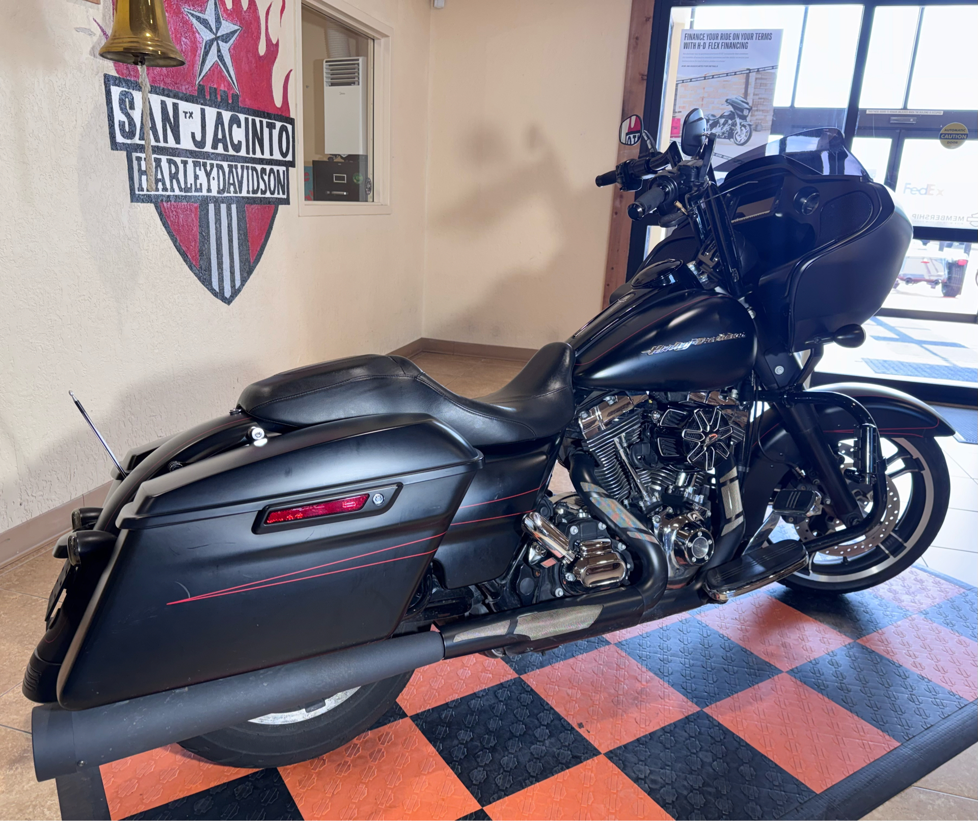 2015 Harley-Davidson Road Glide® Special in Pasadena, Texas - Photo 2