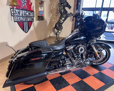 2017 Harley-Davidson Road Glide® Special in Pasadena, Texas - Photo 2