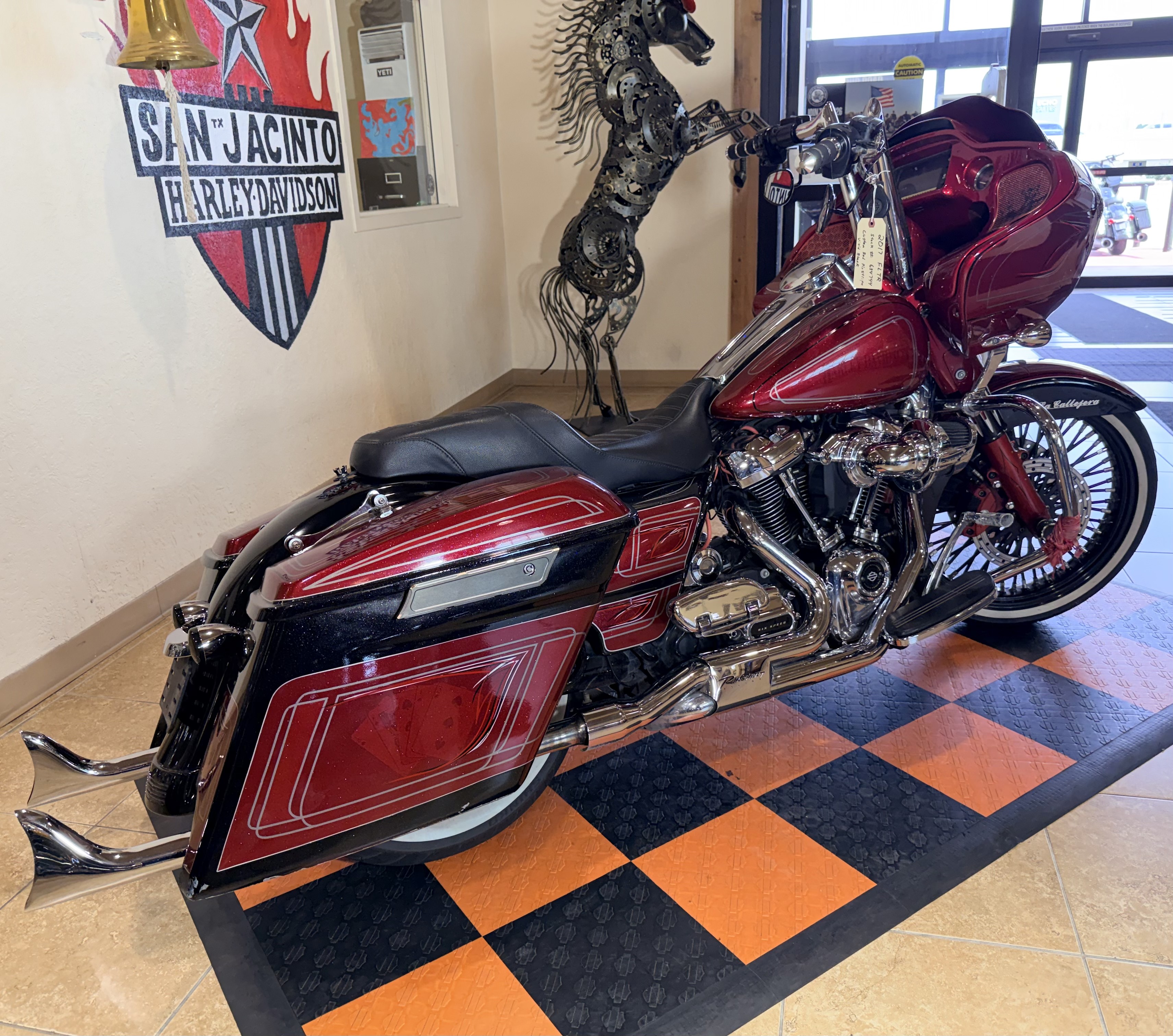 2017 Harley-Davidson Road Glide® Special in Pasadena, Texas - Photo 2