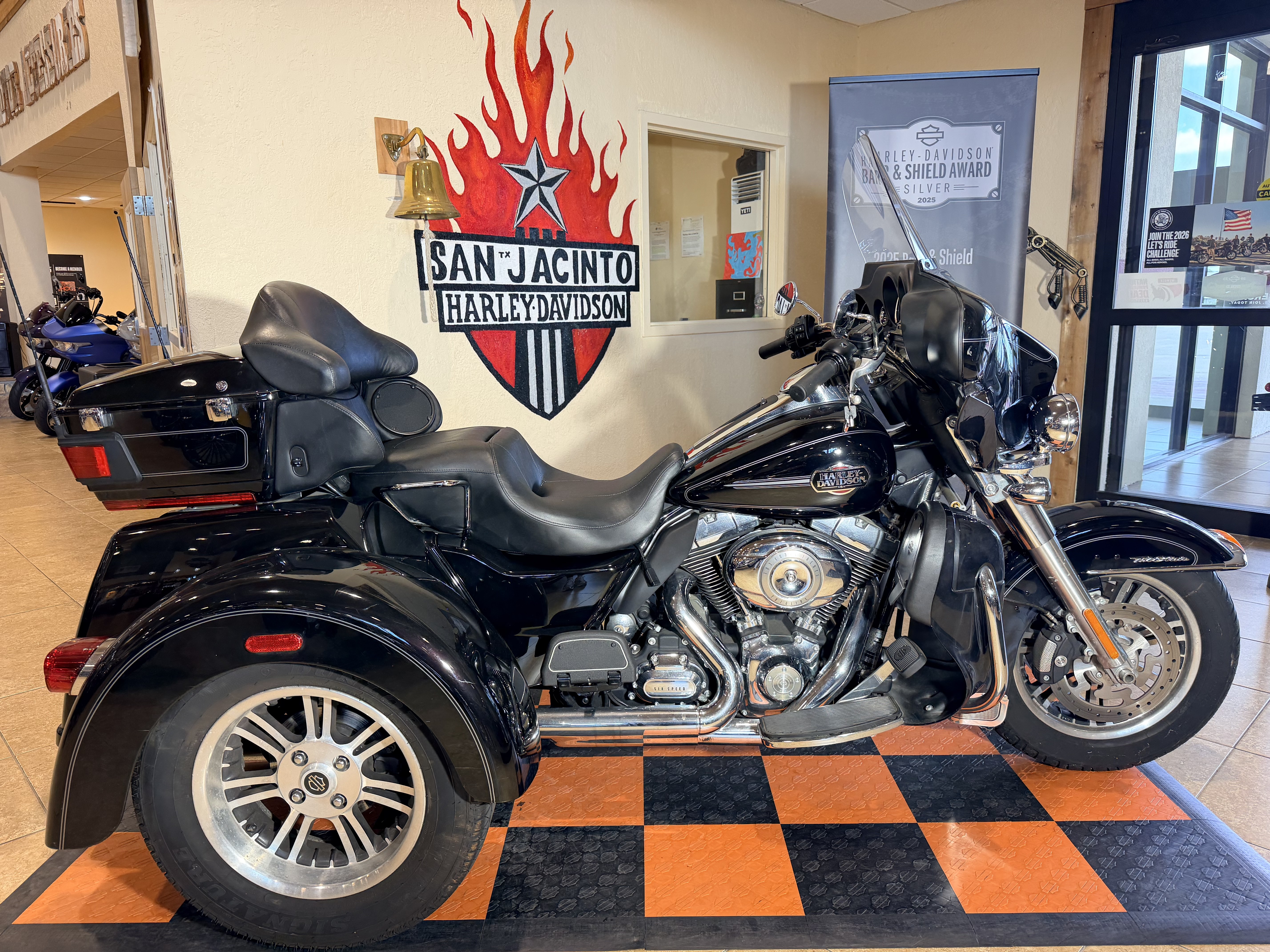 2012 Harley-Davidson Tri Glide® Ultra Classic® in Pasadena, Texas - Photo 1