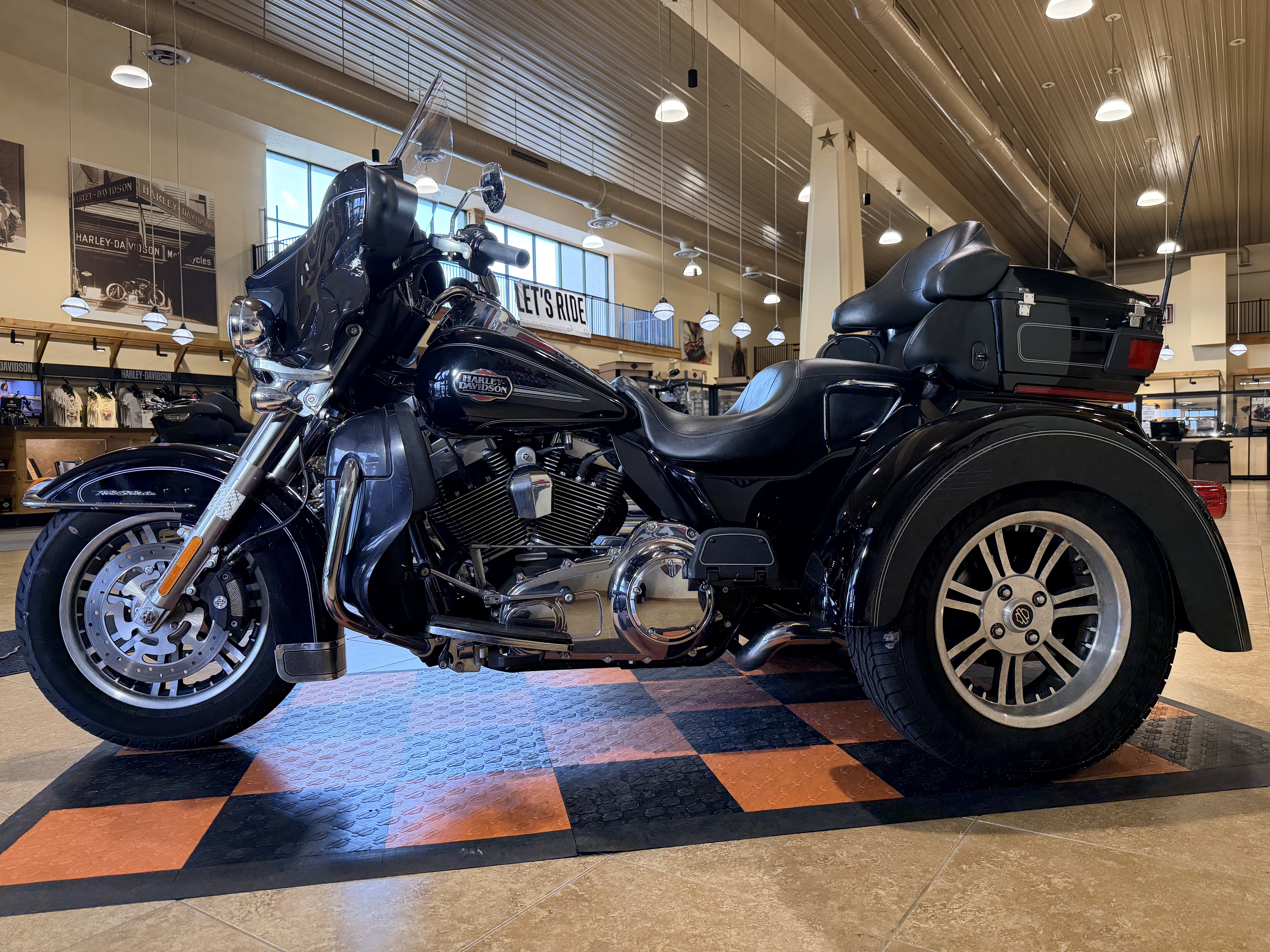 2012 Harley-Davidson Tri Glide® Ultra Classic® in Pasadena, Texas - Photo 4