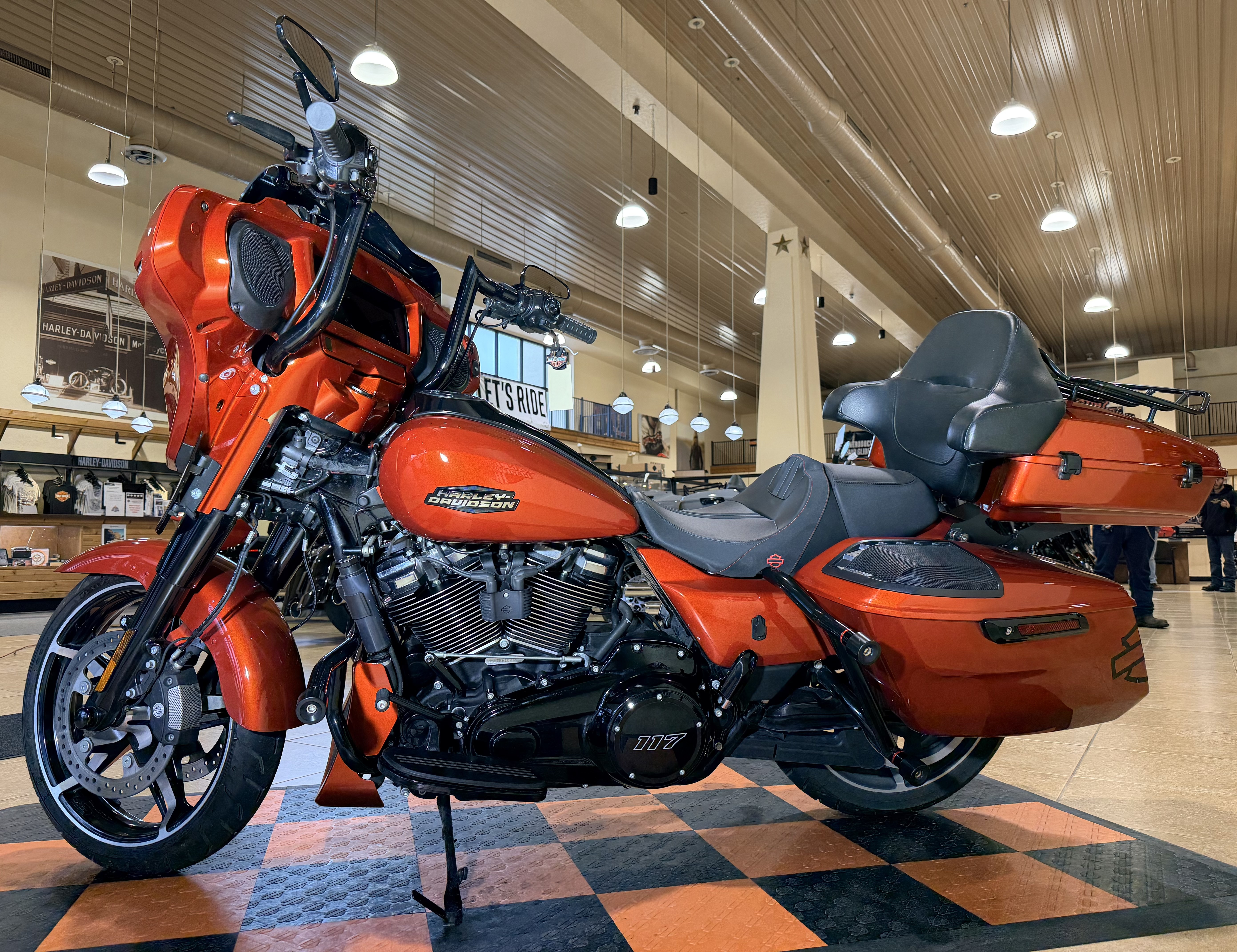 2024 Harley-Davidson Street Glide® in Pasadena, Texas - Photo 4
