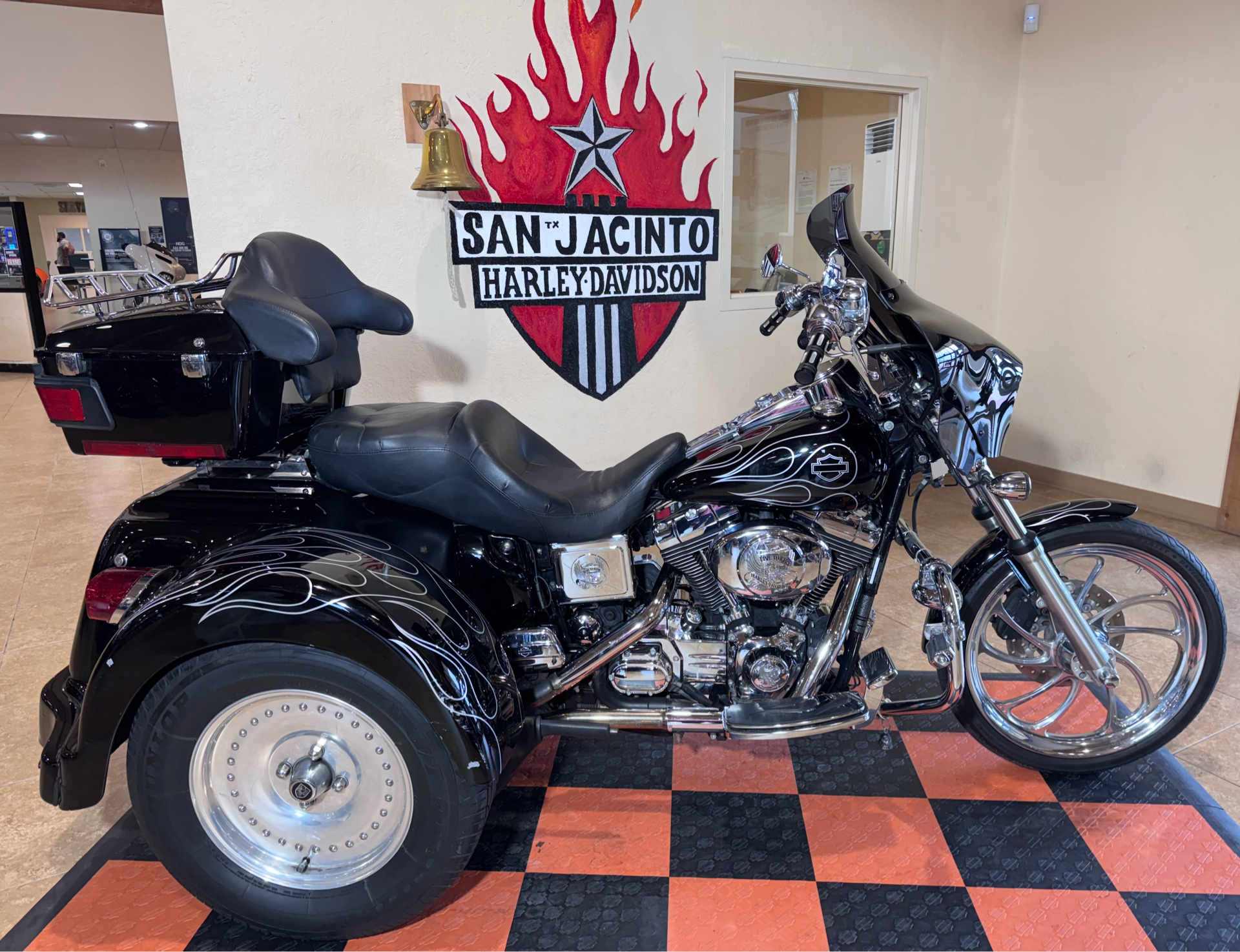 2004 Harley-Davidson FXDWG/FXDWGI Dyna Wide Glide® in Pasadena, Texas - Photo 1