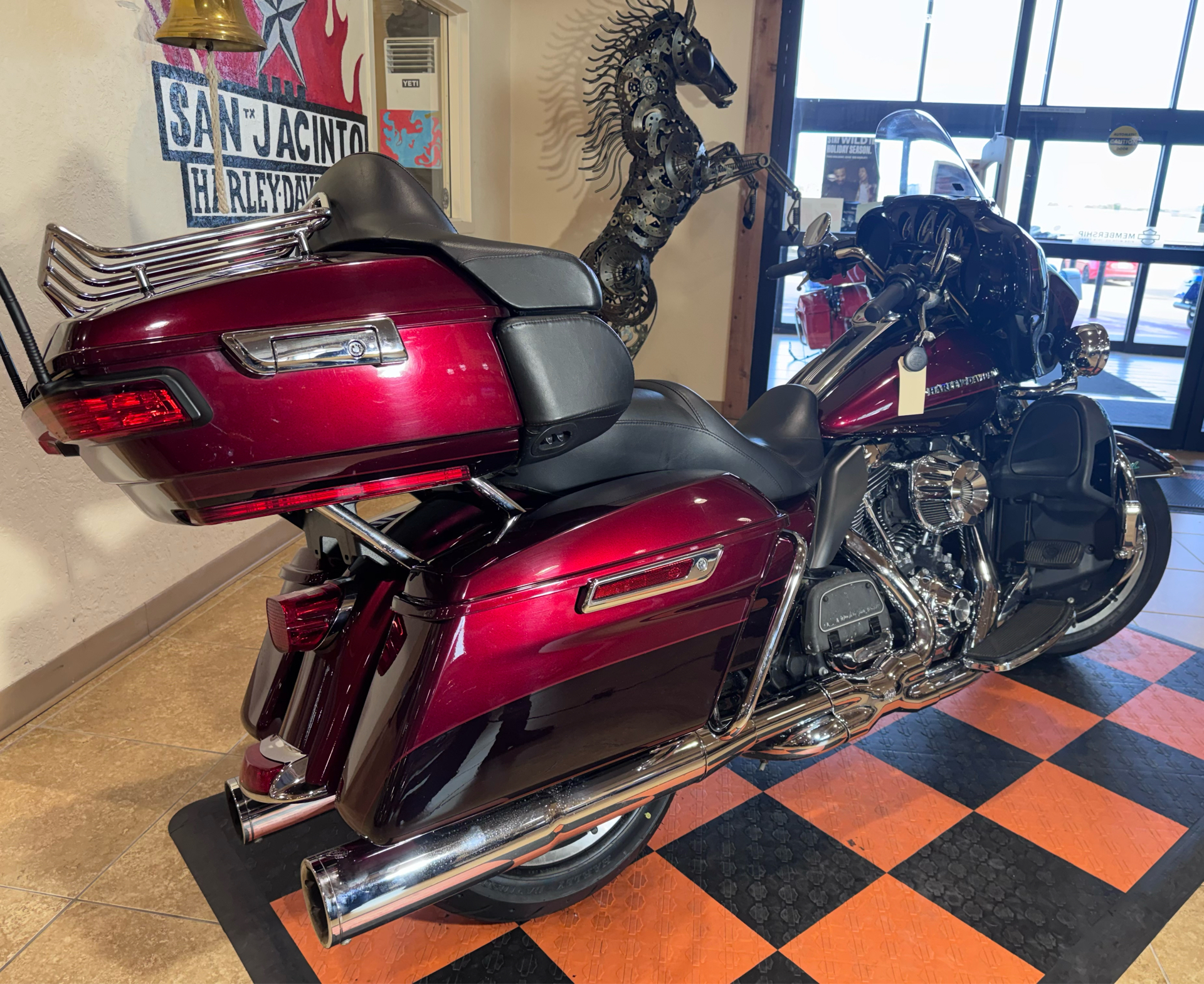 2014 Harley-Davidson Ultra Limited in Pasadena, Texas - Photo 2