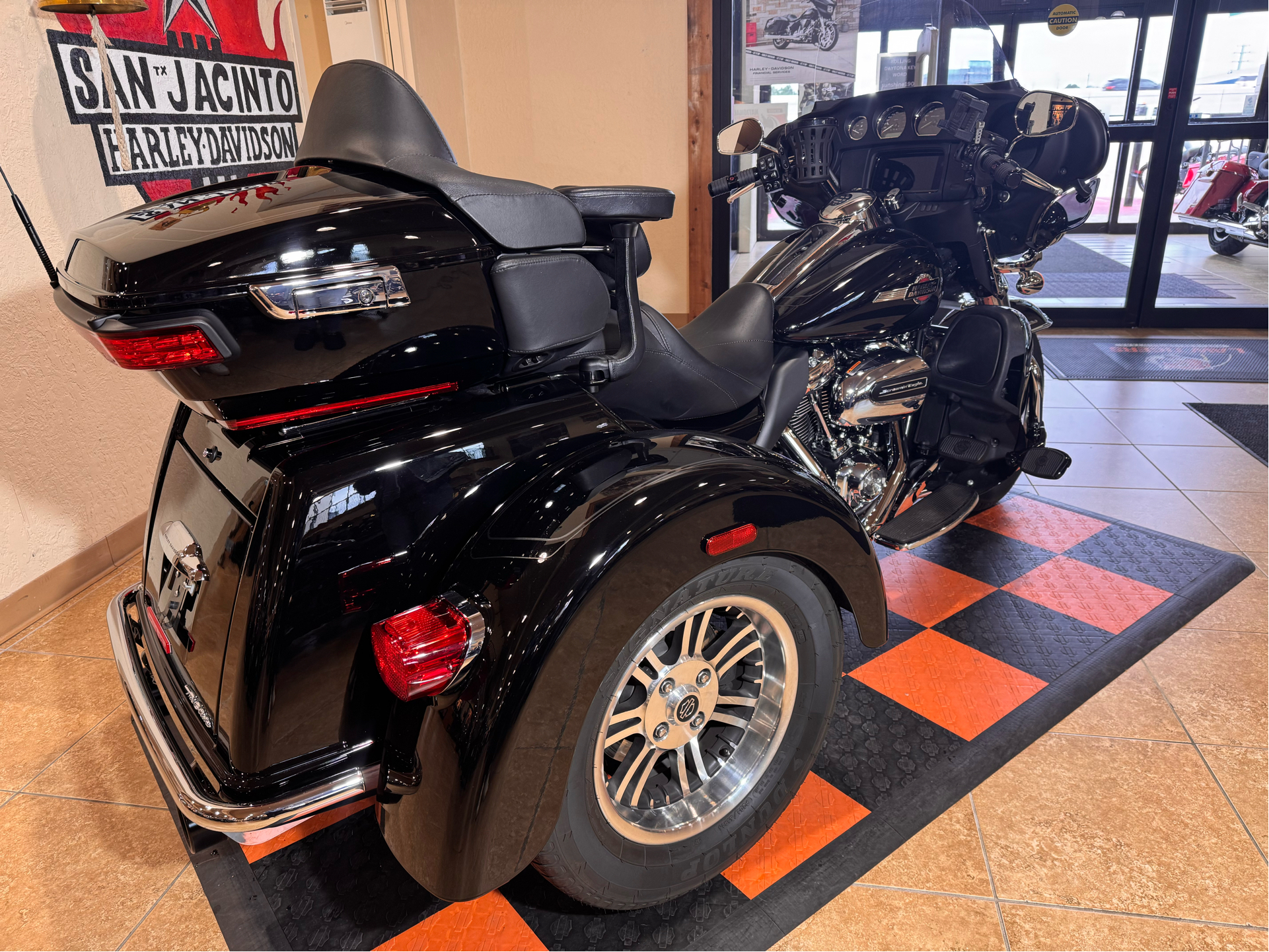 2023 Harley-Davidson Tri Glide® Ultra in Pasadena, Texas - Photo 3