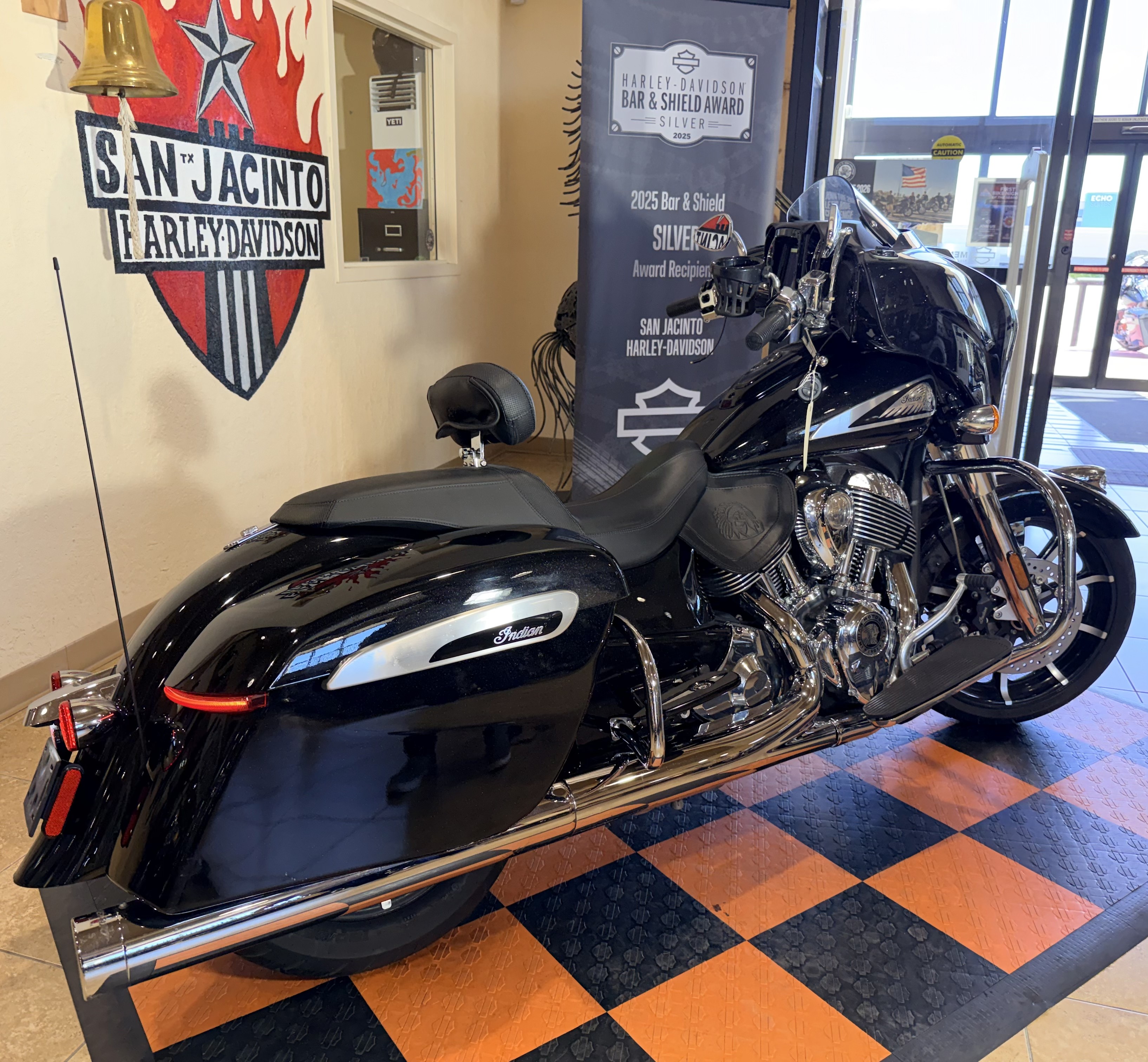 2020 Indian Motorcycle Chieftain® Limited in Pasadena, Texas - Photo 2