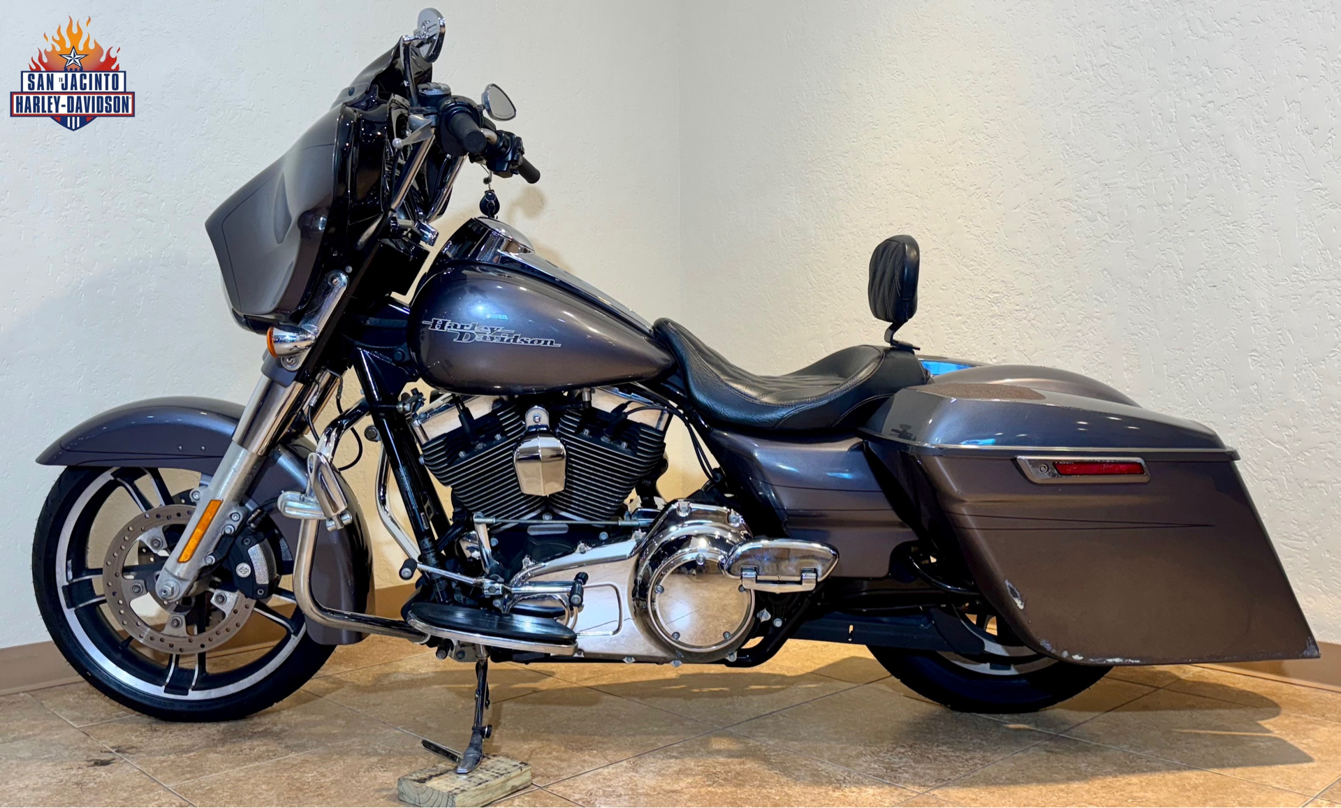 2015 Harley-Davidson Street Glide® Special in Pasadena, Texas - Photo 5