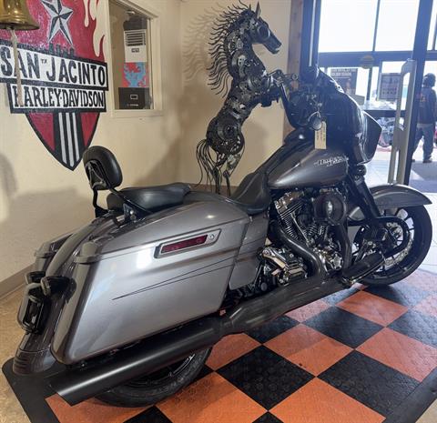 2015 Harley-Davidson Street Glide® Special in Pasadena, Texas - Photo 2