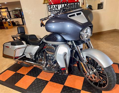 2019 Harley-Davidson CVO™ Street Glide® in Pasadena, Texas - Photo 3