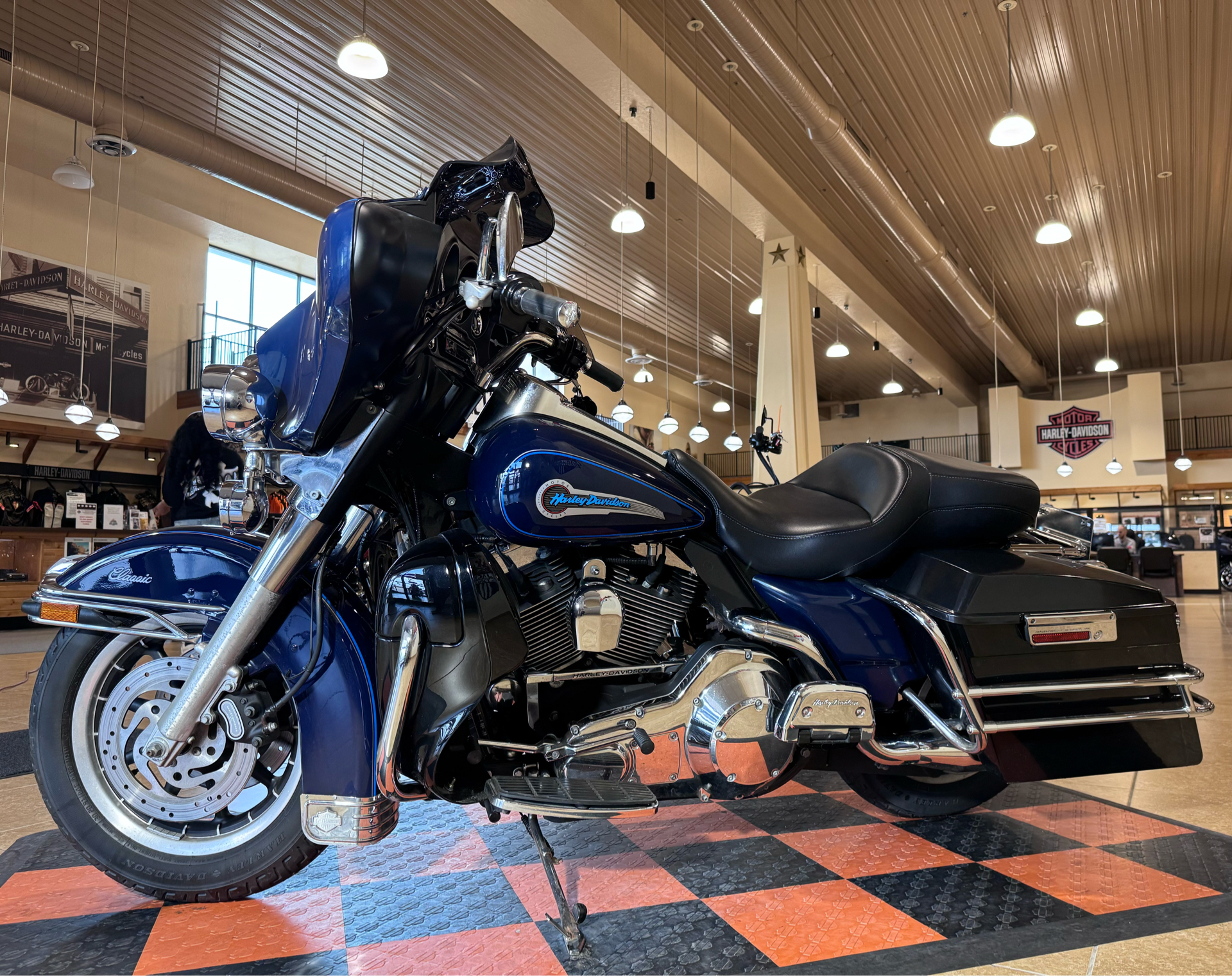 2003 Harley-Davidson FLHTC/FLHTCI Electra Glide® Classic in Pasadena, Texas - Photo 4