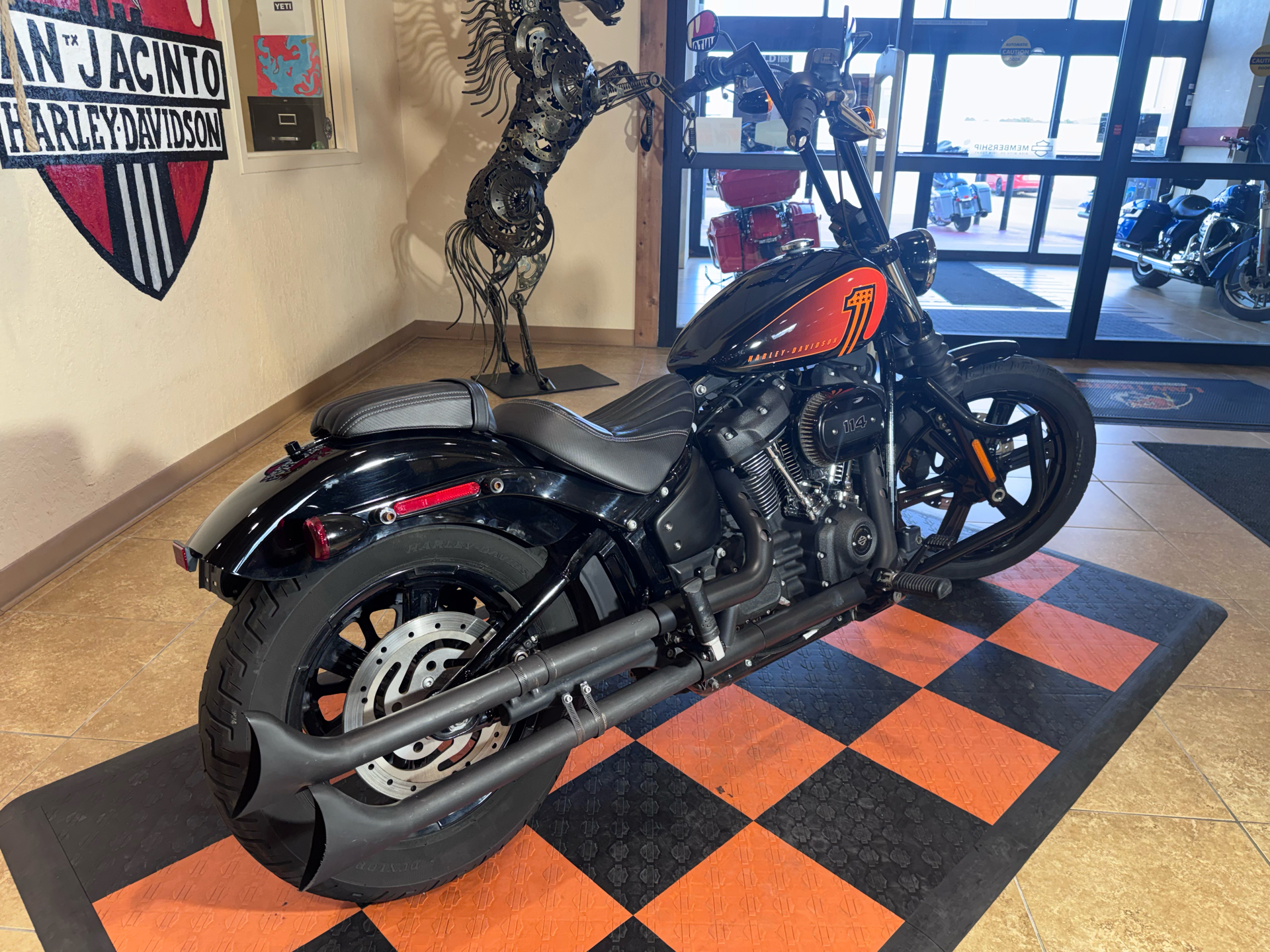 2022 Harley-Davidson Street Bob® 114 in Pasadena, Texas - Photo 2