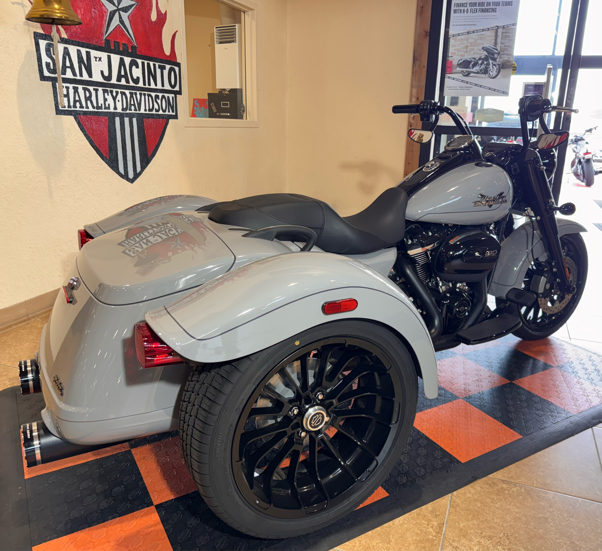 2024 Harley-Davidson Freewheeler® in Pasadena, Texas - Photo 2