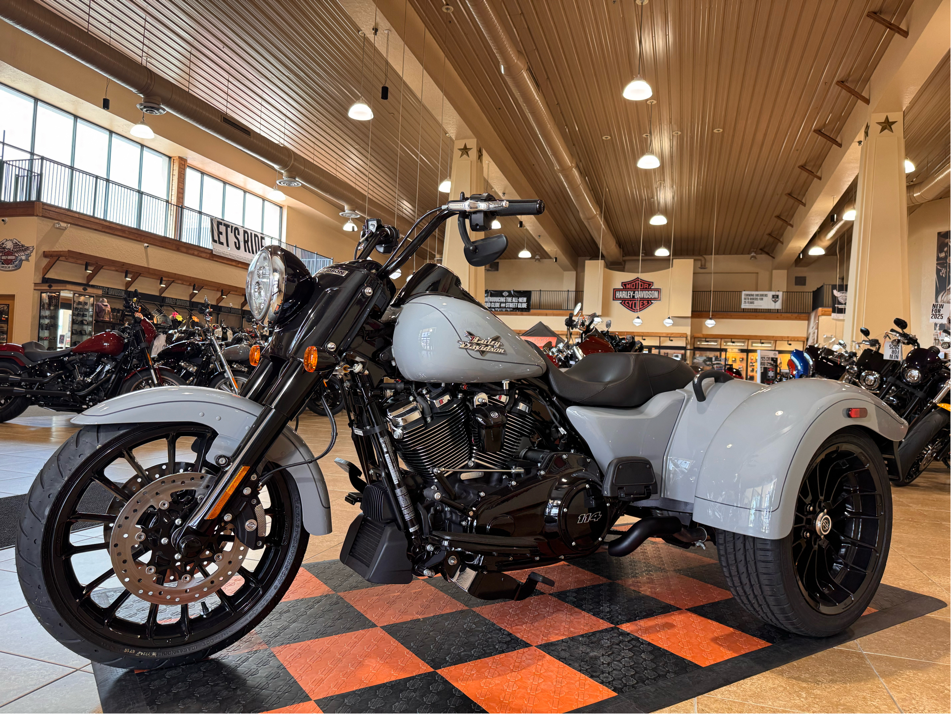 2024 Harley-Davidson Freewheeler® in Pasadena, Texas - Photo 4